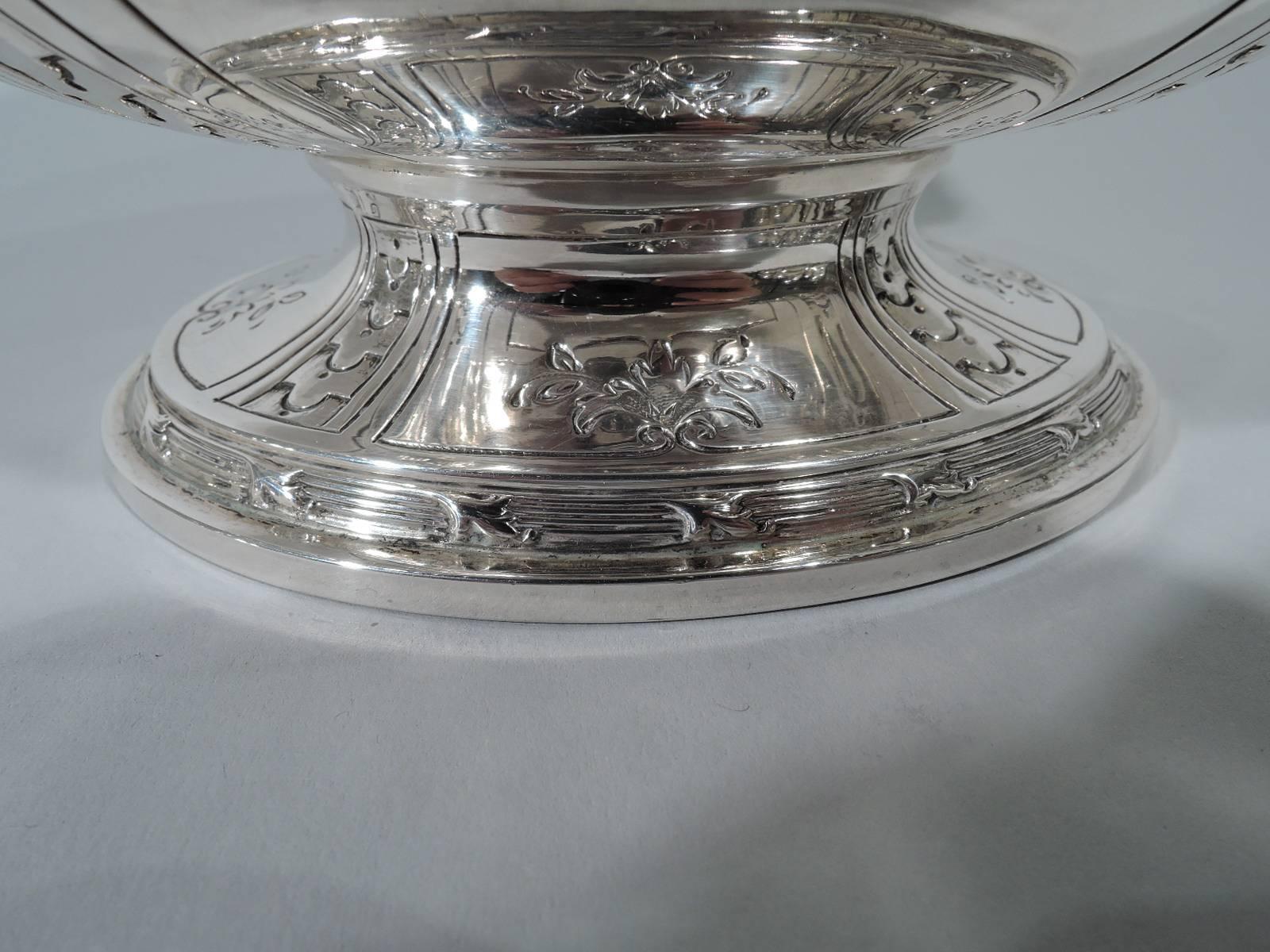 Antique American Neoclassical Sterling Silver Flower Bowl with Frog 5