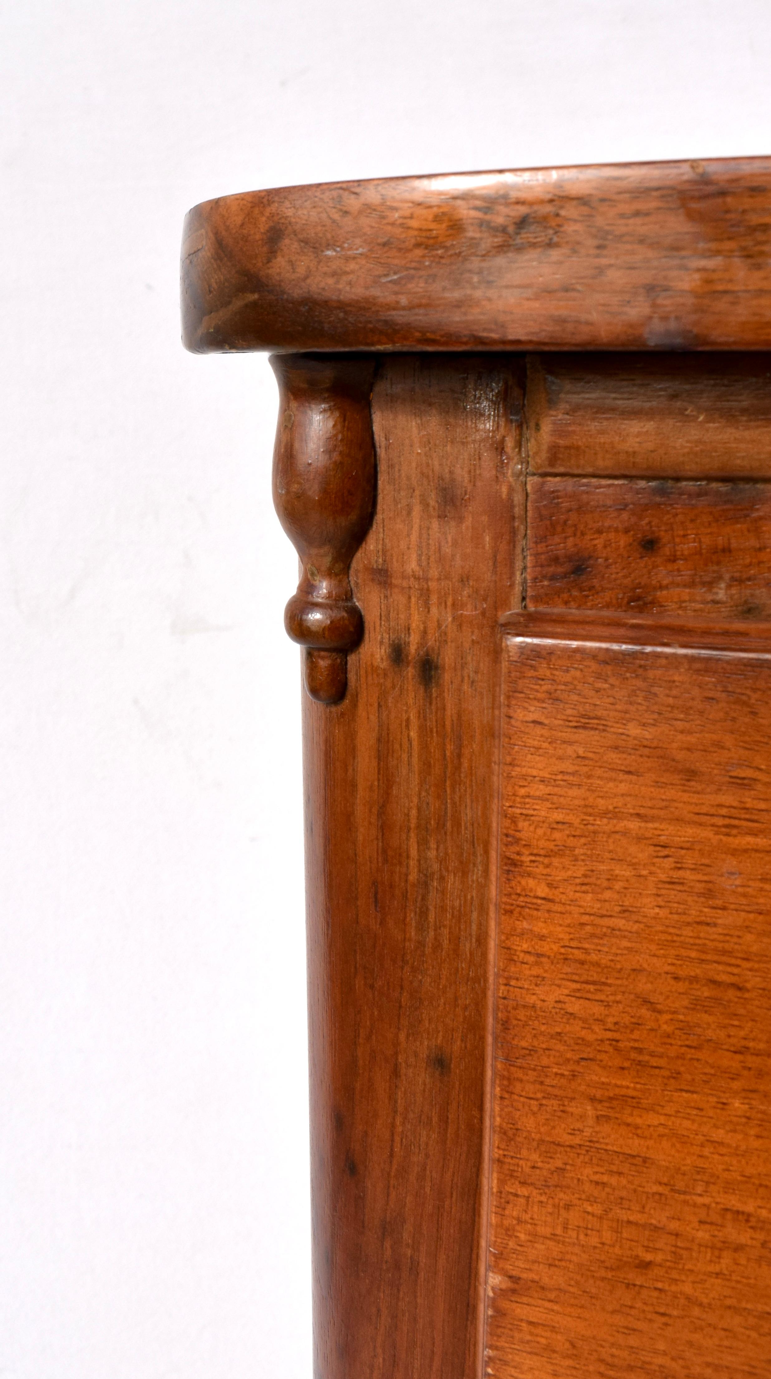 Antiquity New England Cottage Chest of Drawers Dresser (Commode) en vente 4
