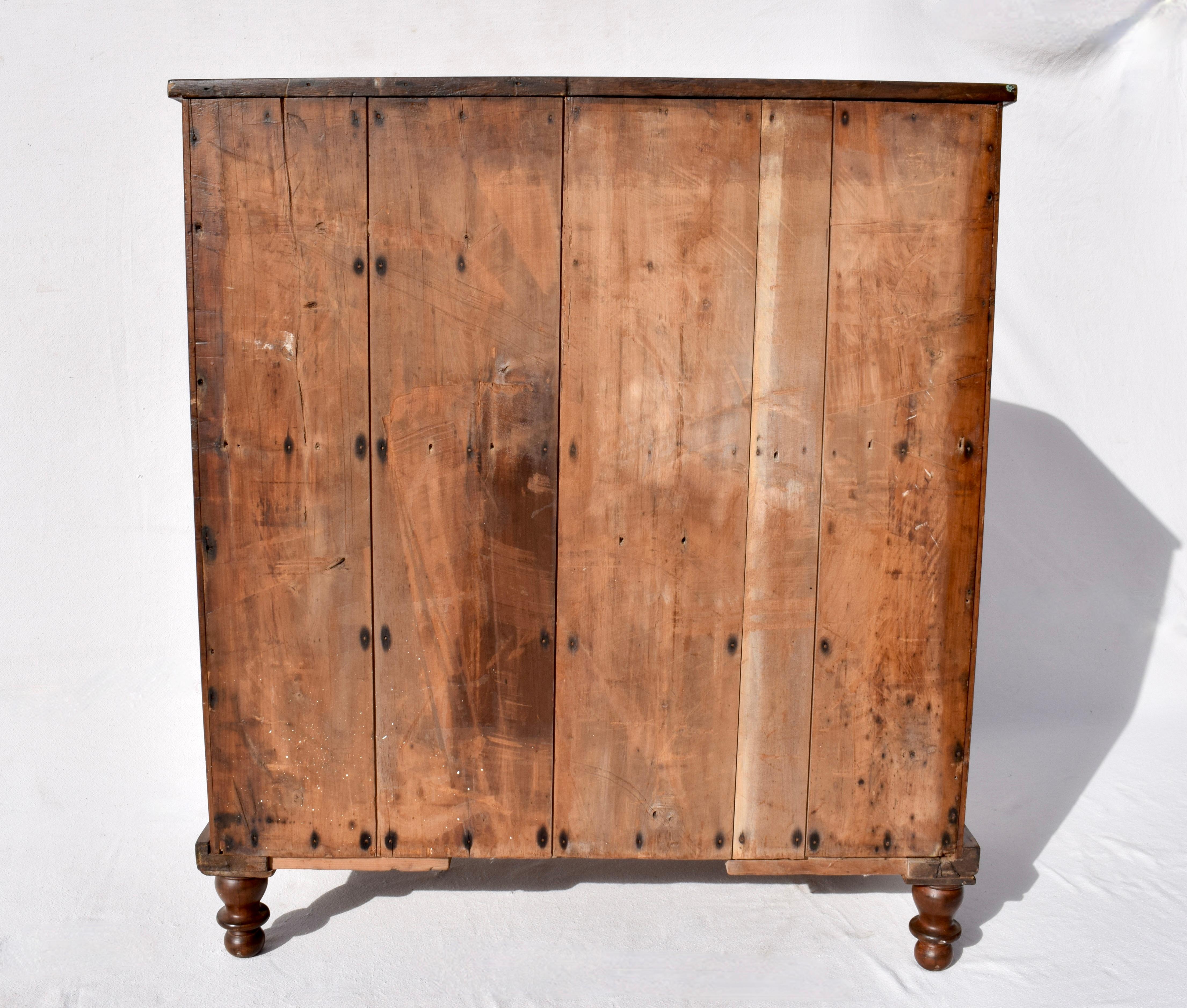 Antiquity New England Cottage Chest of Drawers Dresser (Commode) en vente 6