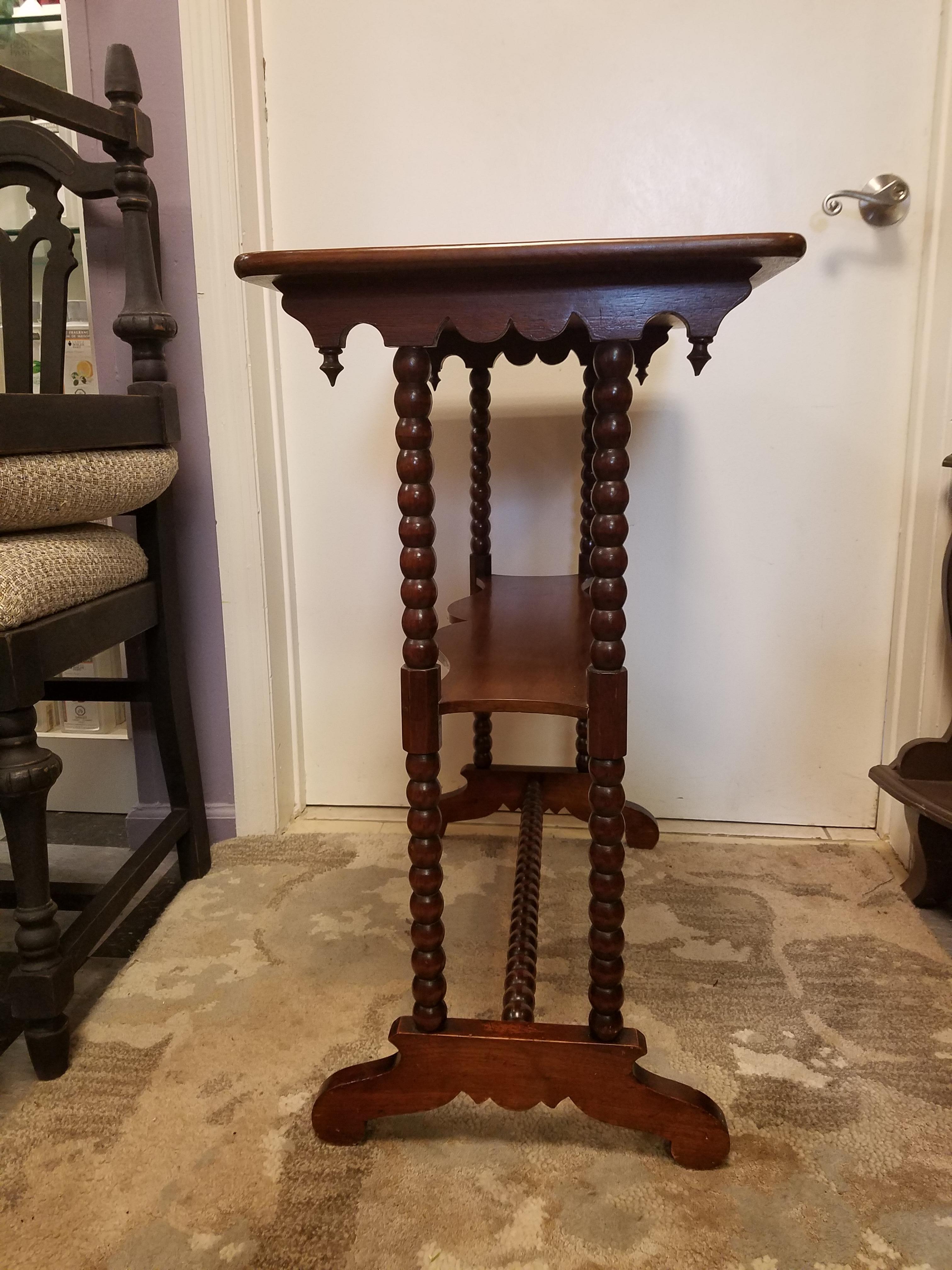 20th Century Antique American Maple Accent Table For Sale