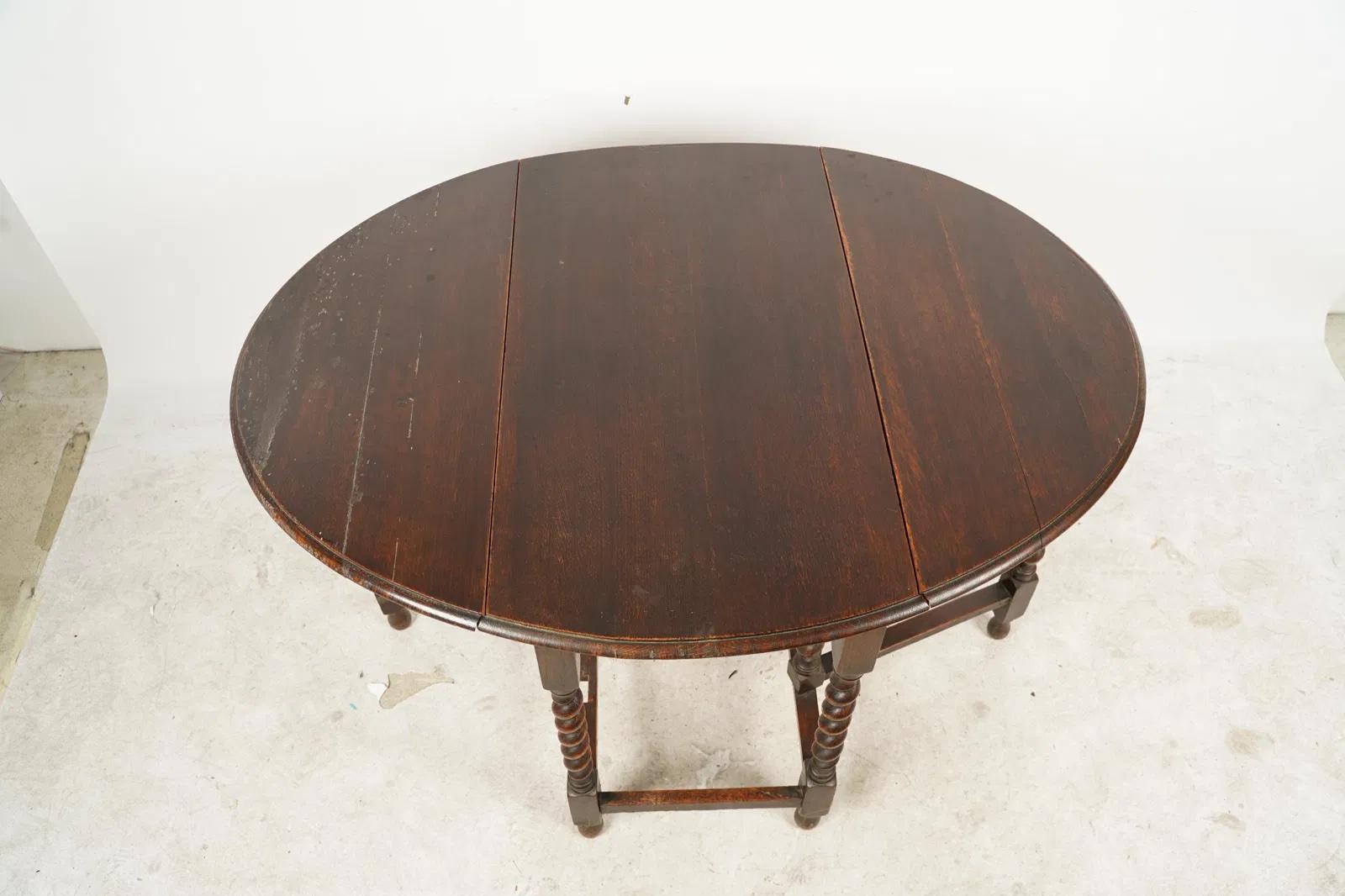 Georgien Ancienne table à abattant en chêne Oak Oak Twist Gate Leg Début du 19e siècle en vente