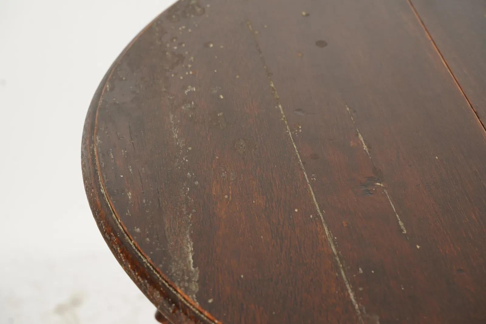 Américain Ancienne table �à abattant en chêne Oak Oak Twist Gate Leg Début du 19e siècle en vente