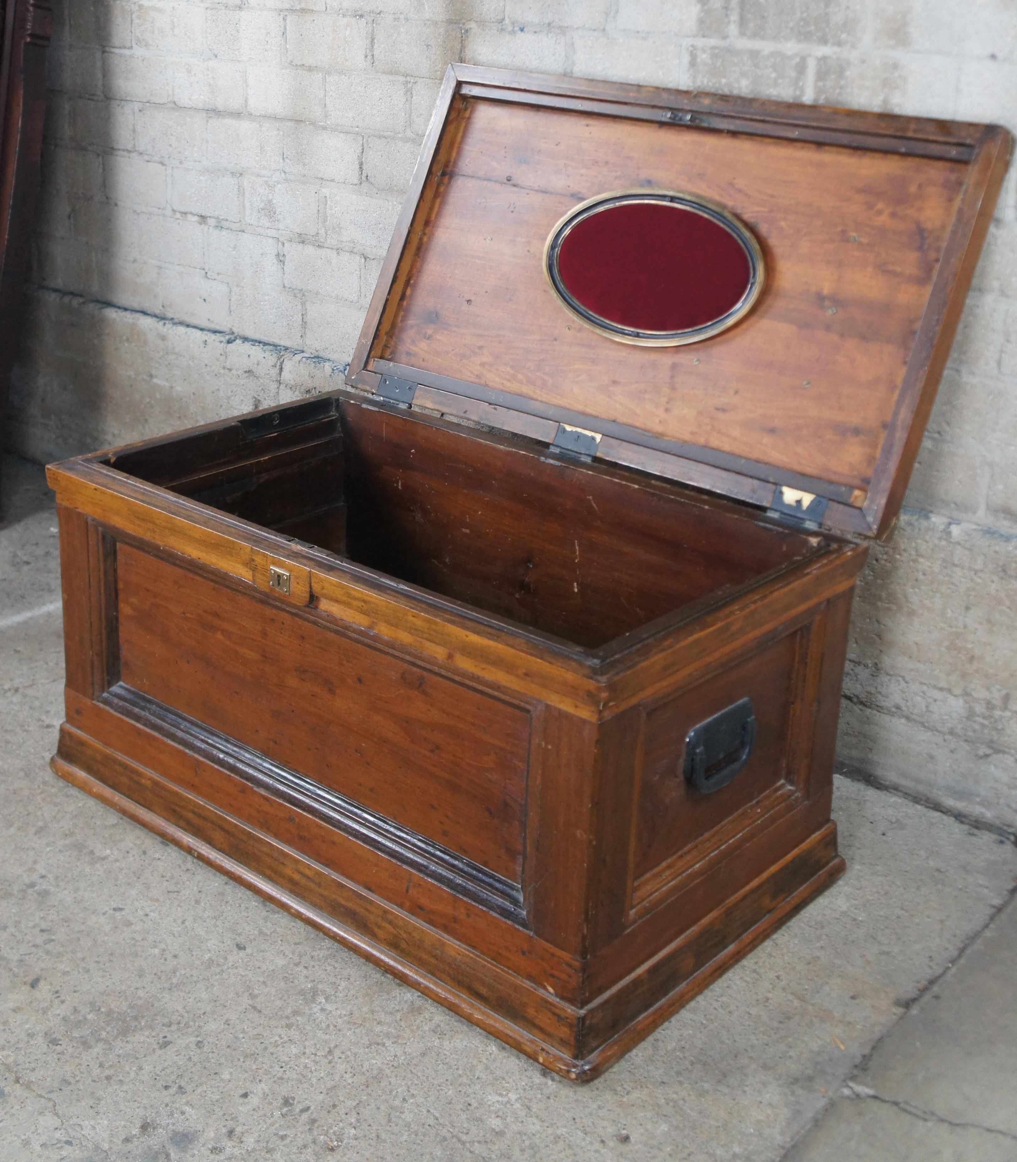 20th Century Antique American Oak & Brass Carpenters Tool Chest Blanket Storage Trunk 39
