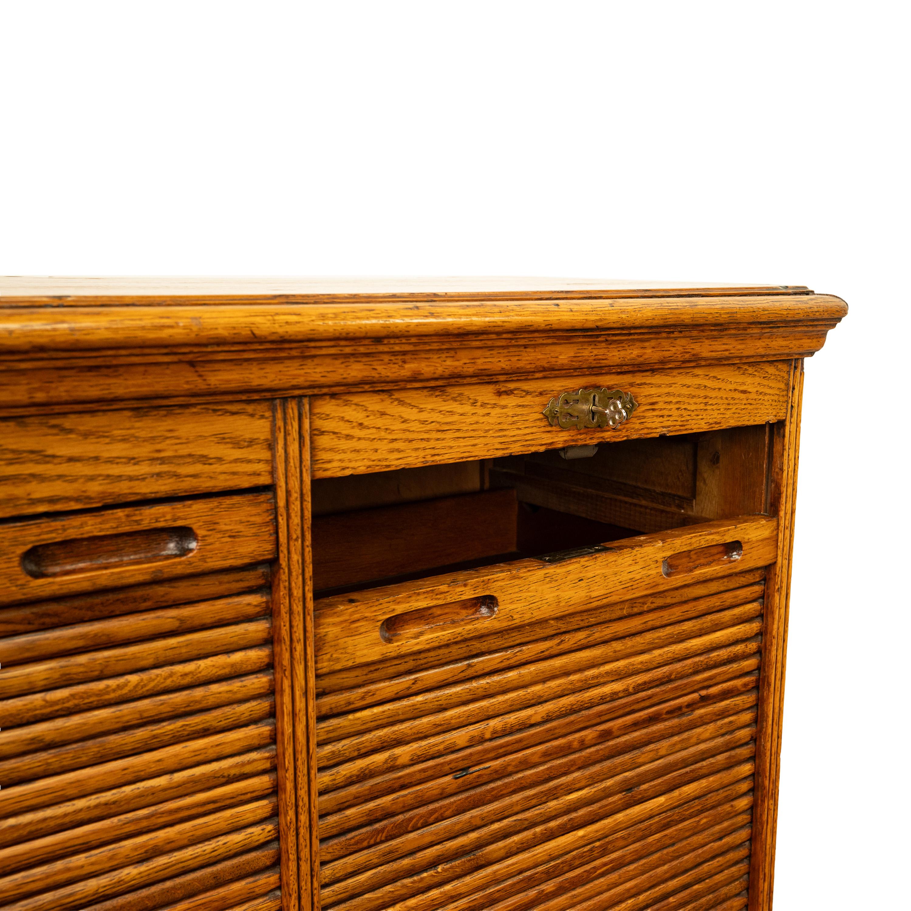 Antique American Oak Double Tambour Roll Top 16 Drawer Filing Cabinet 1910 For Sale 11