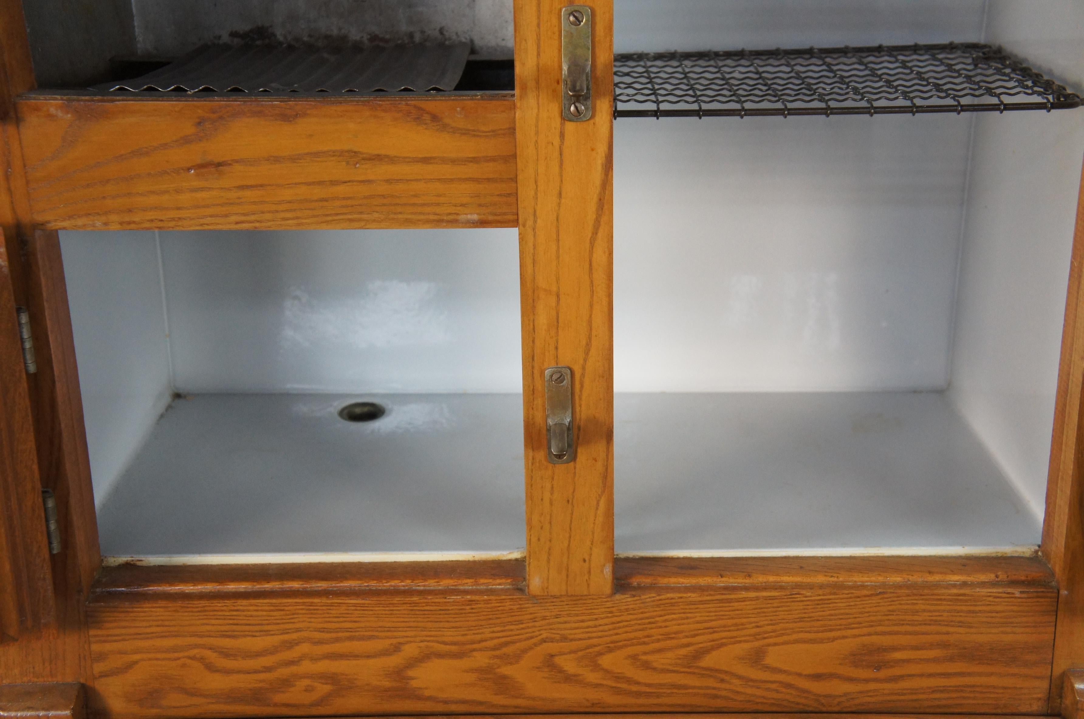 Quercia Antico mobile da cucina in Oak Oak Farmhouse, dispensa, frigorifero con scatola di ghiaccio e mobile bar in vendita