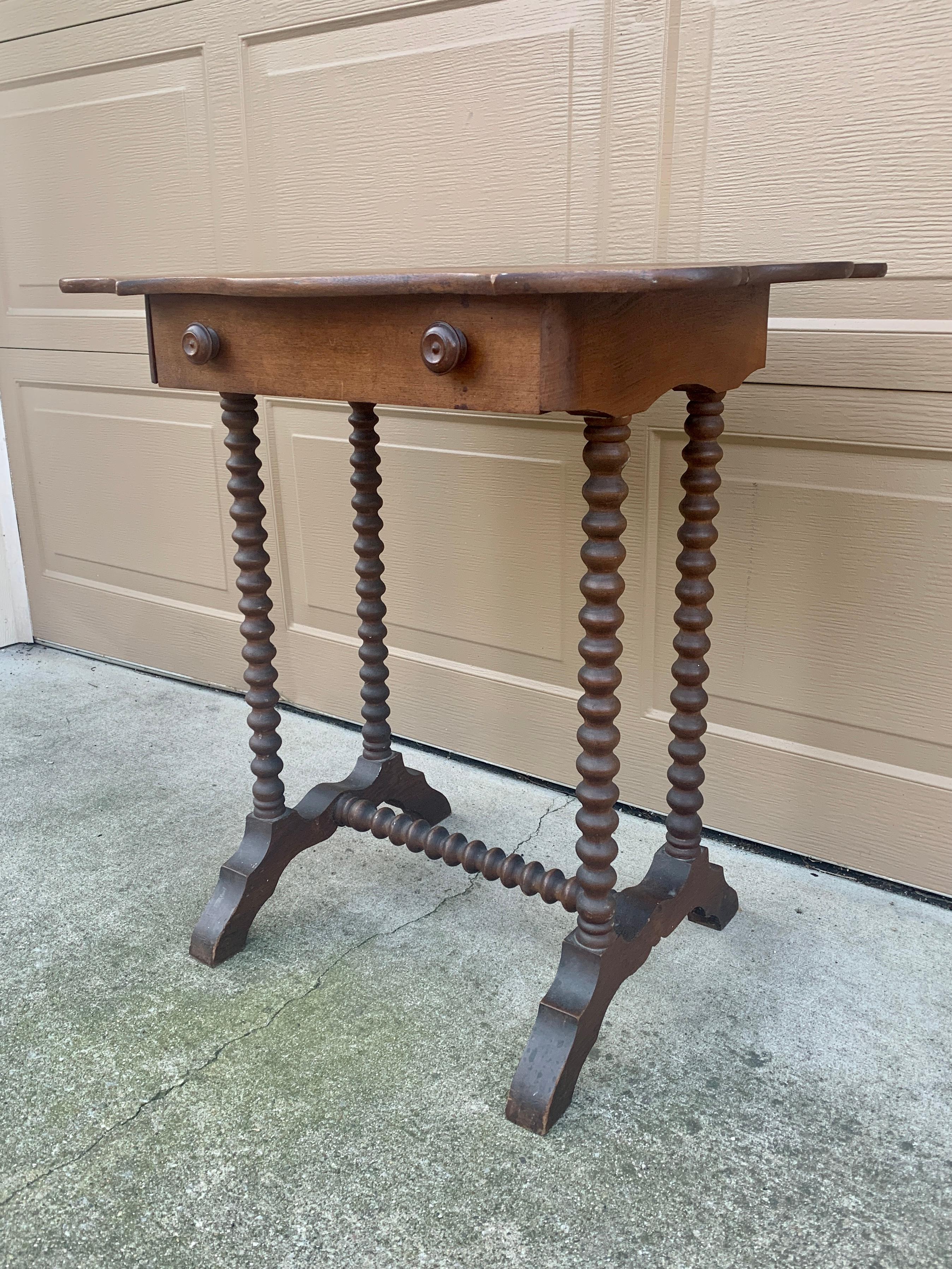 spindle leg table antique
