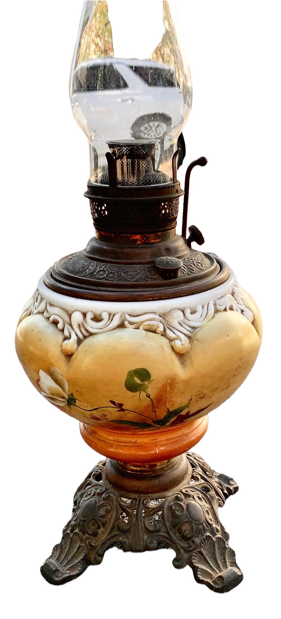 Antique American Oil Lamp With Hand Painted Font and Brass Filigree Base For Sale 5