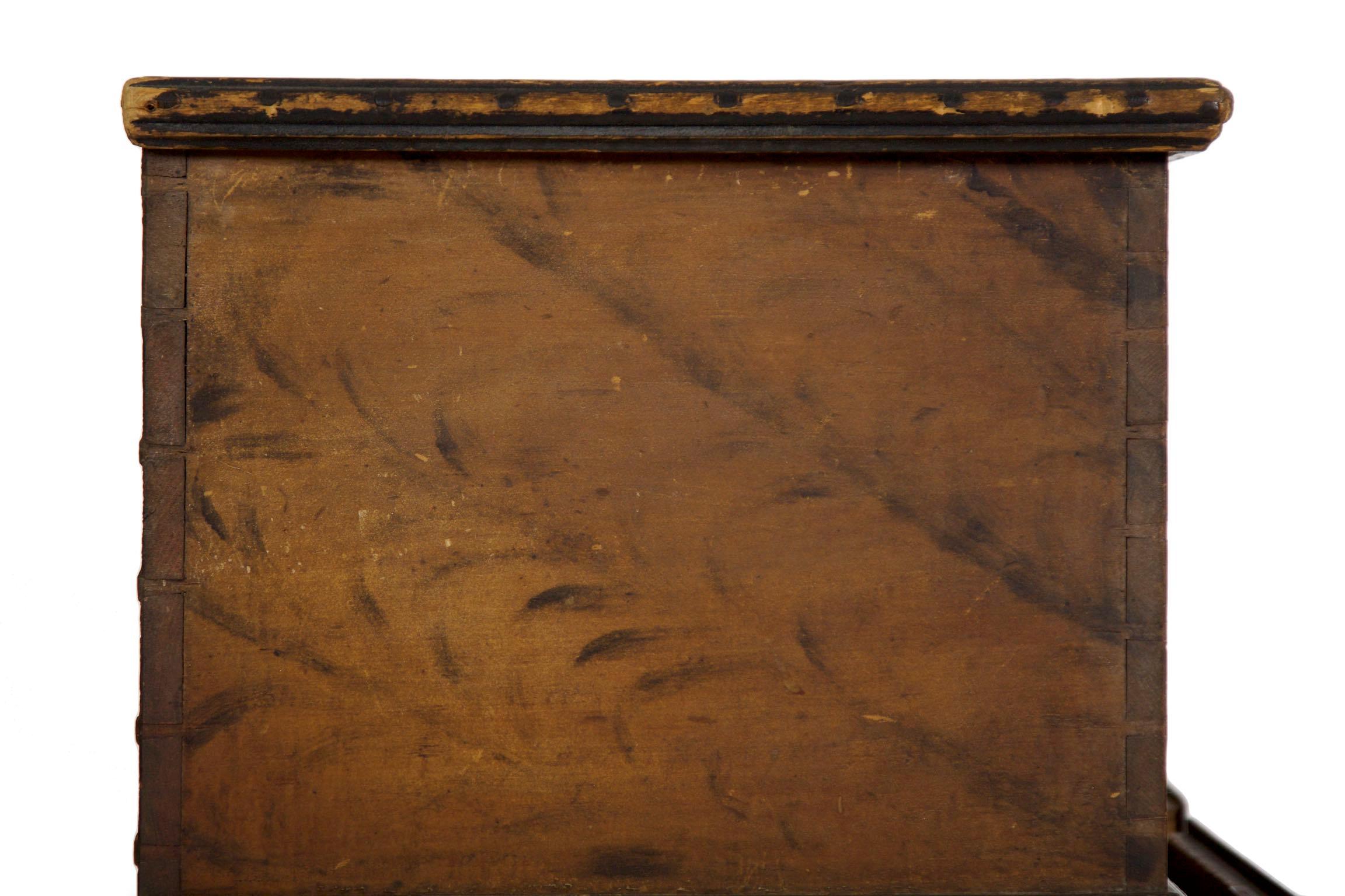 Antique American Painted Dower Blanket Chest of Drawers, Pennsylvania circa 1810 13