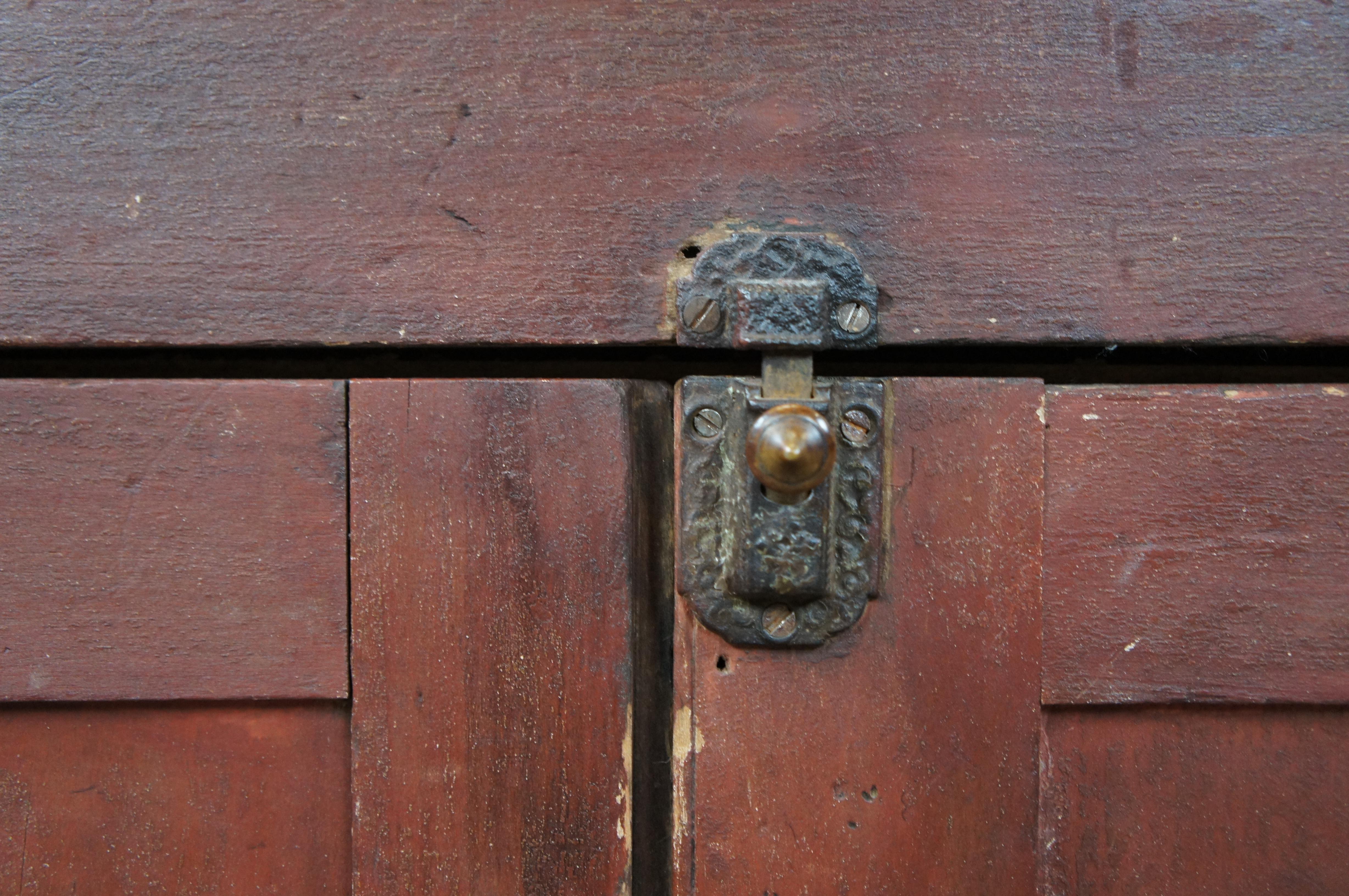 Peuplier Ancienne commode de ferme peinte américaine, coffre de rangement pour mules et couvertures 38 po. en vente