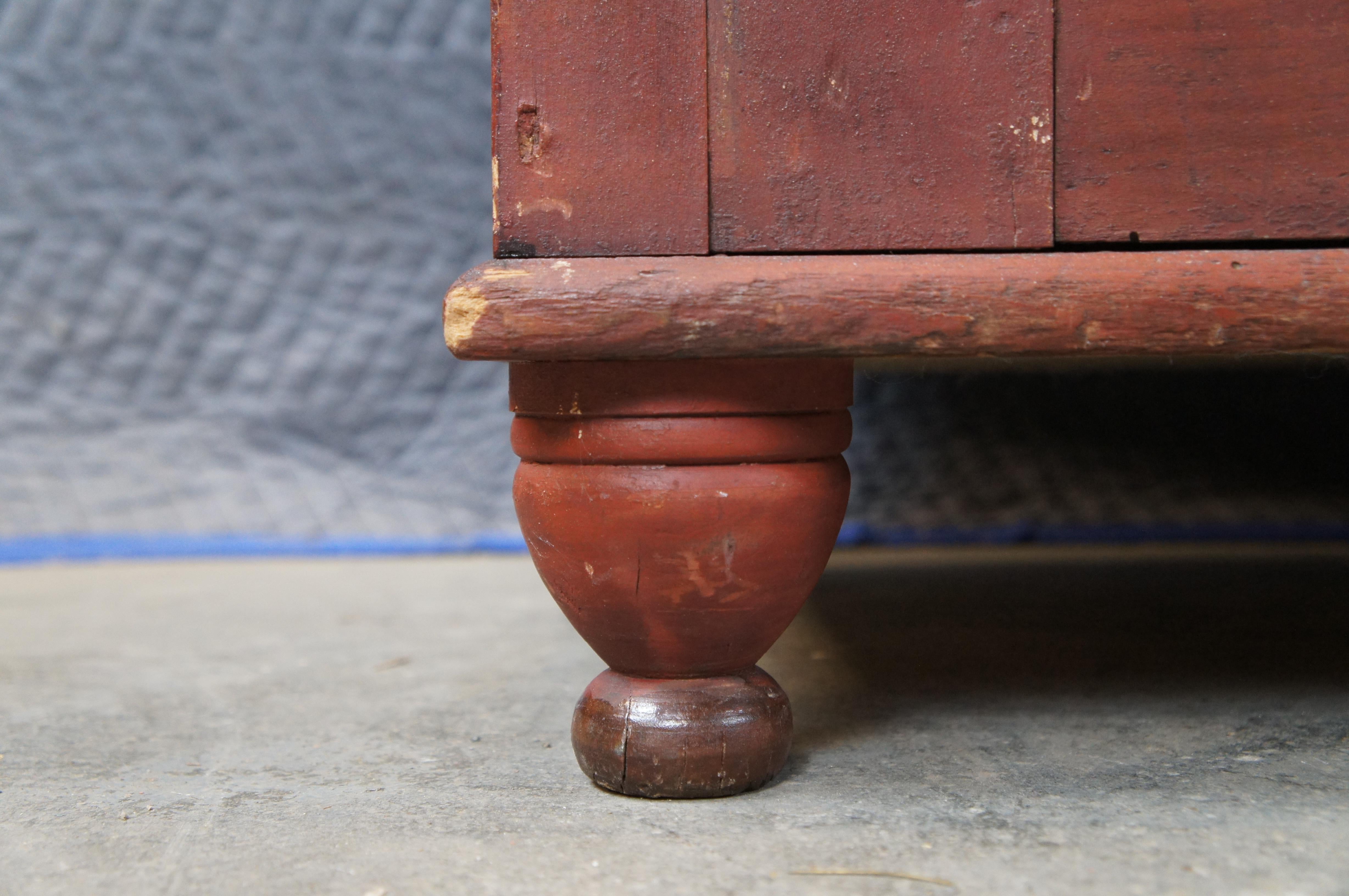 Ancienne commode de ferme peinte américaine, coffre de rangement pour mules et couvertures 38 po. en vente 2