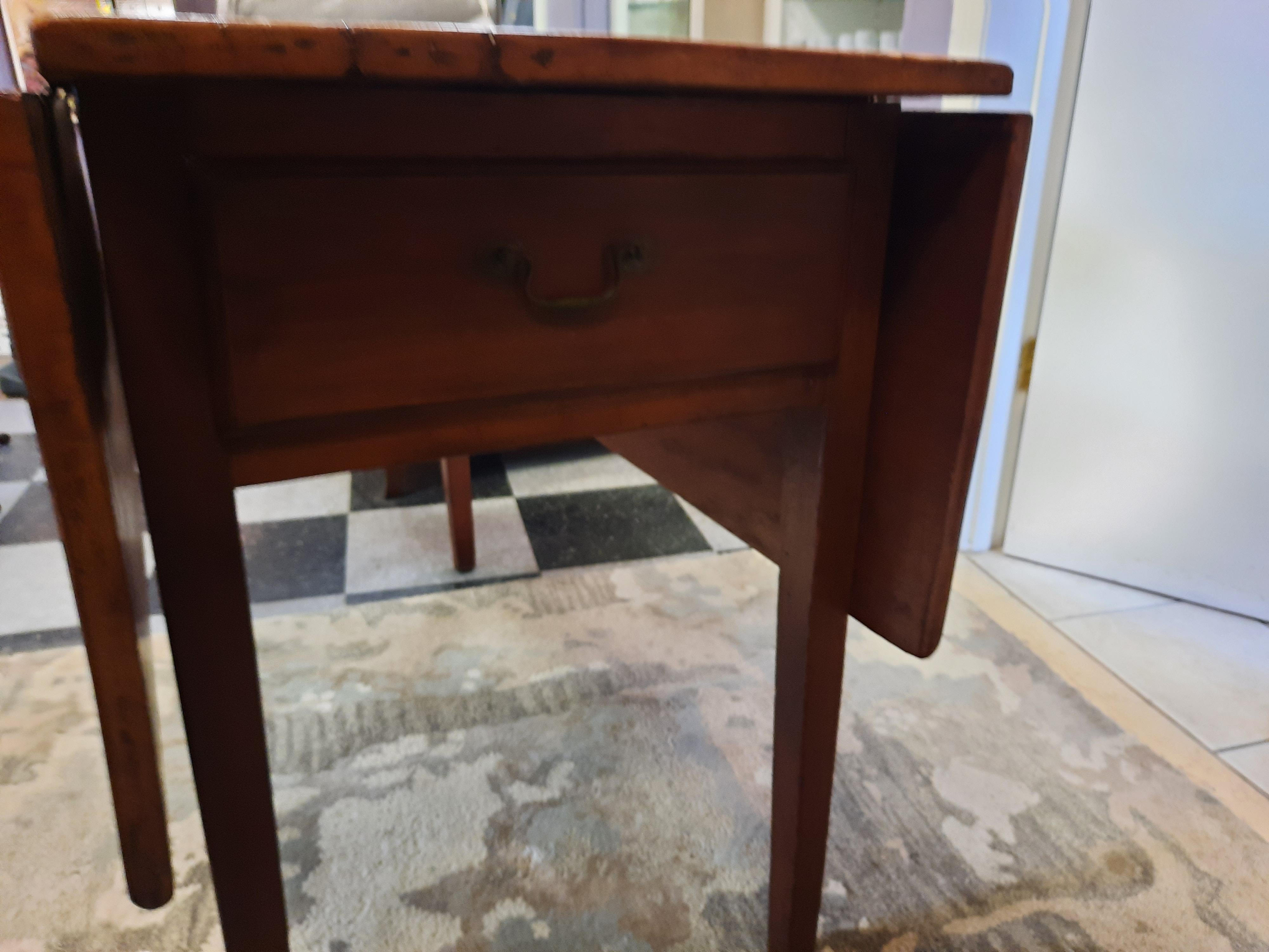 Antique American Pine Drop Leaf Table with Drawer For Sale 10