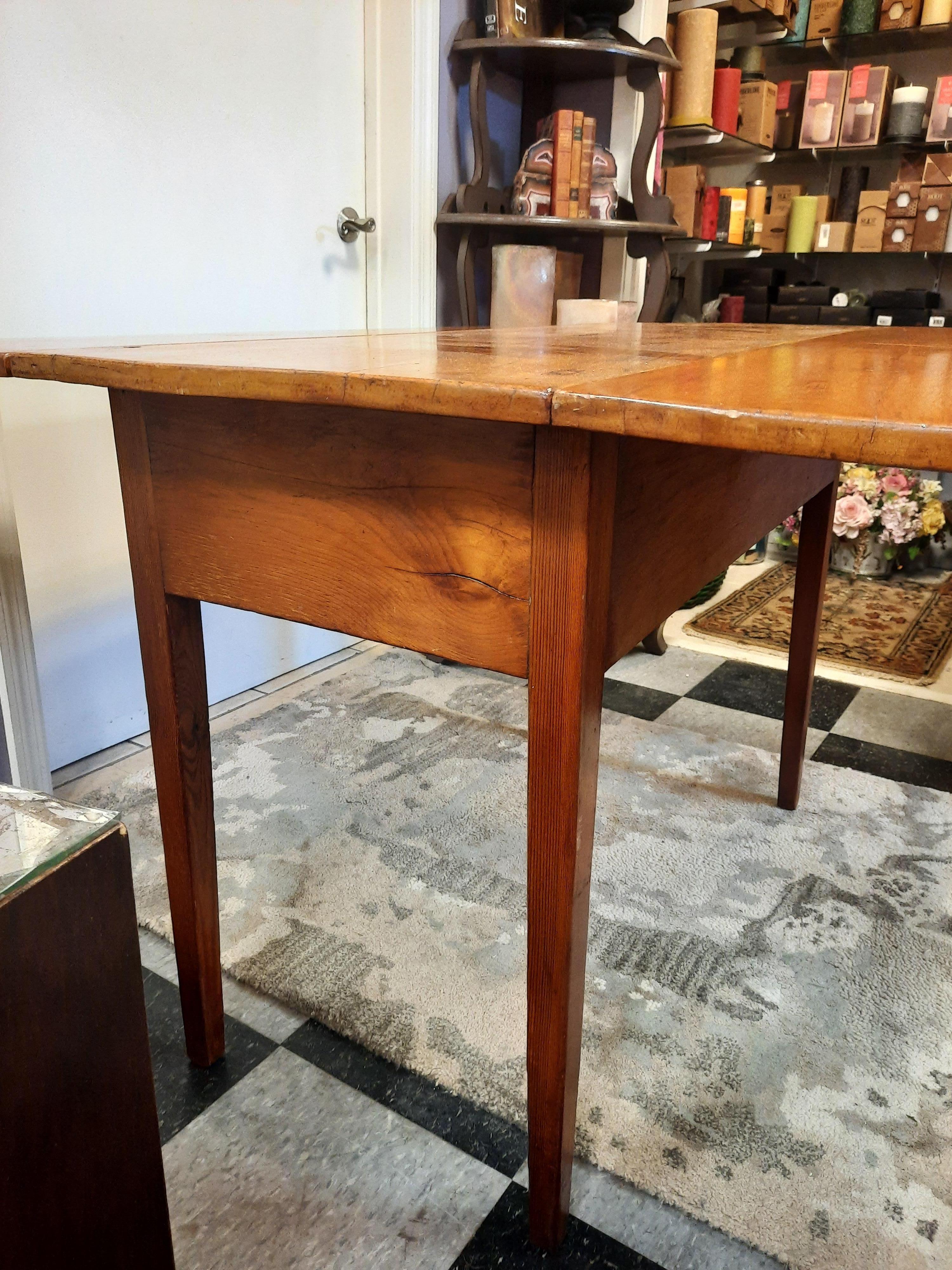 Antique American Pine Drop Leaf Table with Drawer For Sale 2