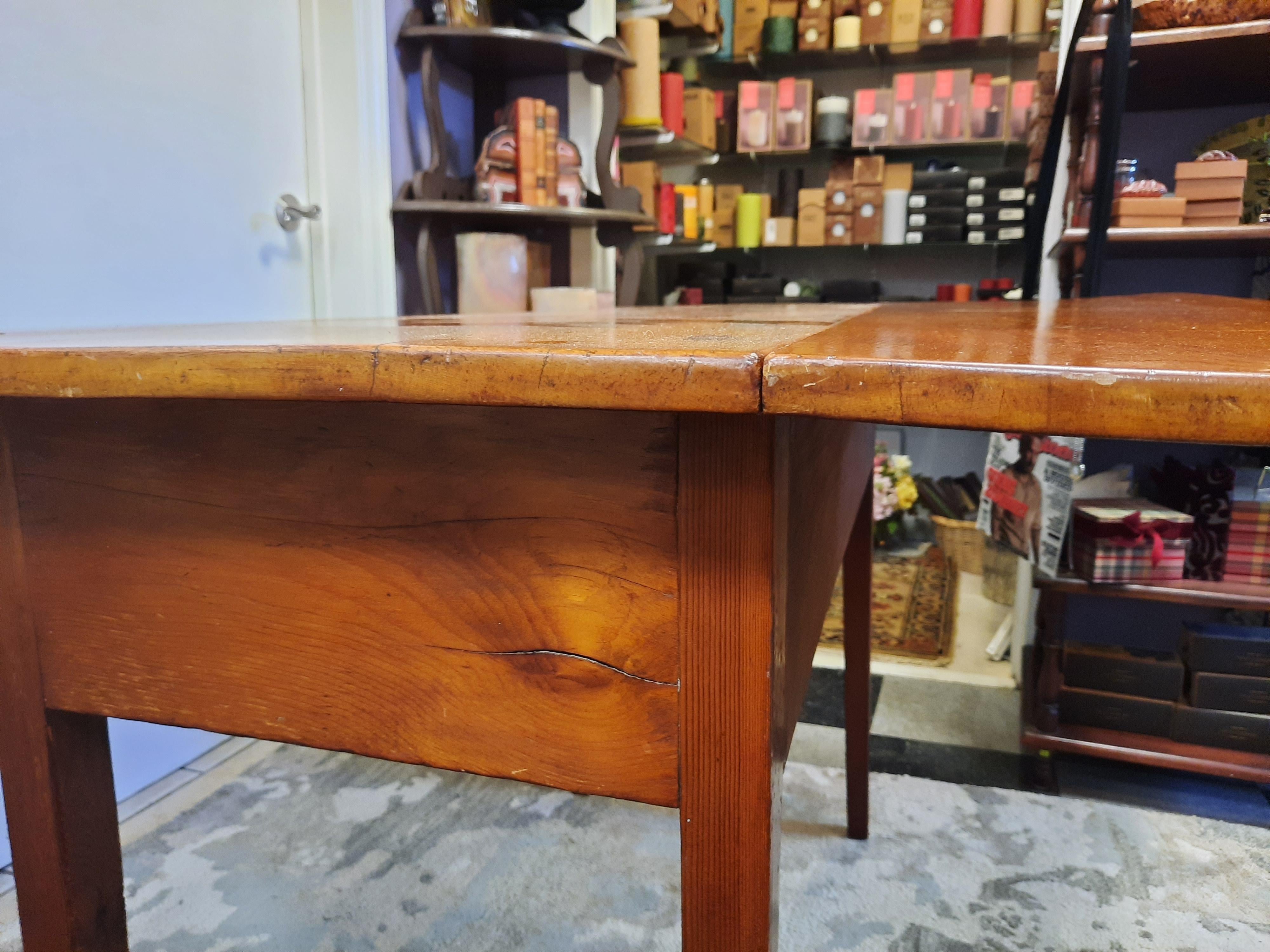 Antique American Pine Drop Leaf Table with Drawer For Sale 4
