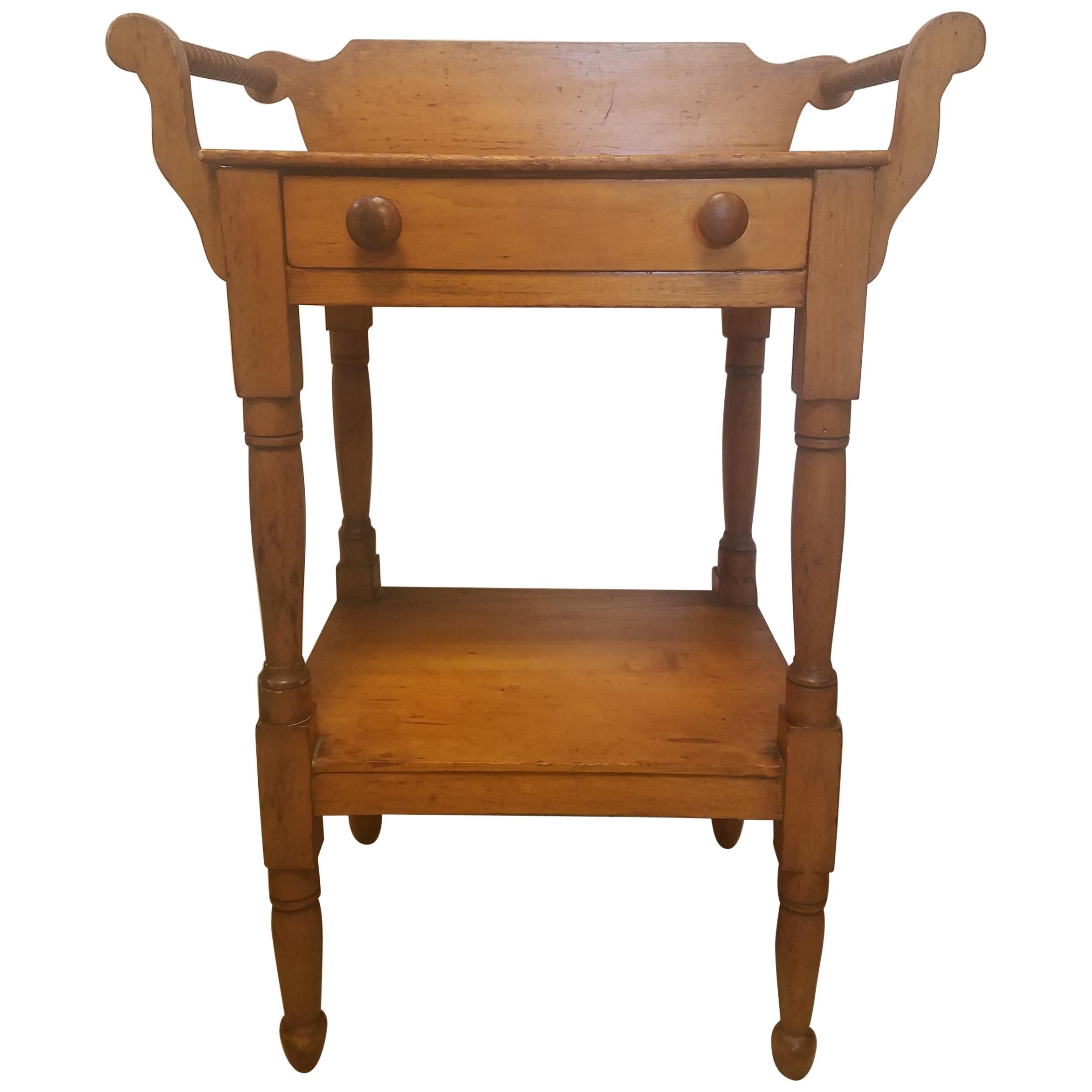 Antique American Pine End-Table For Sale