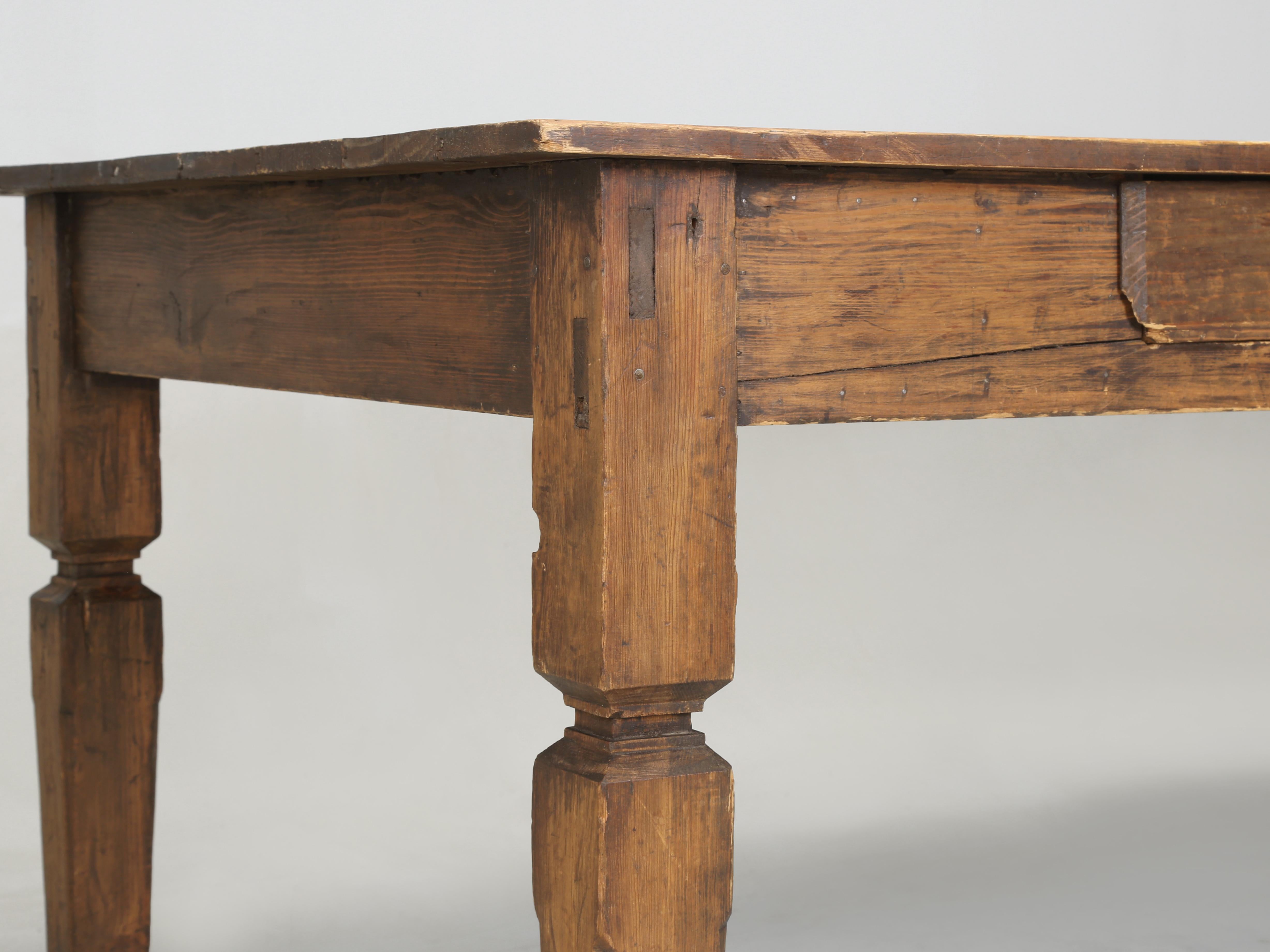 Antico tavolo da fattoria in pino americano Extra Wide per posti a sedere aggiuntivi Tutto originale in vendita 5