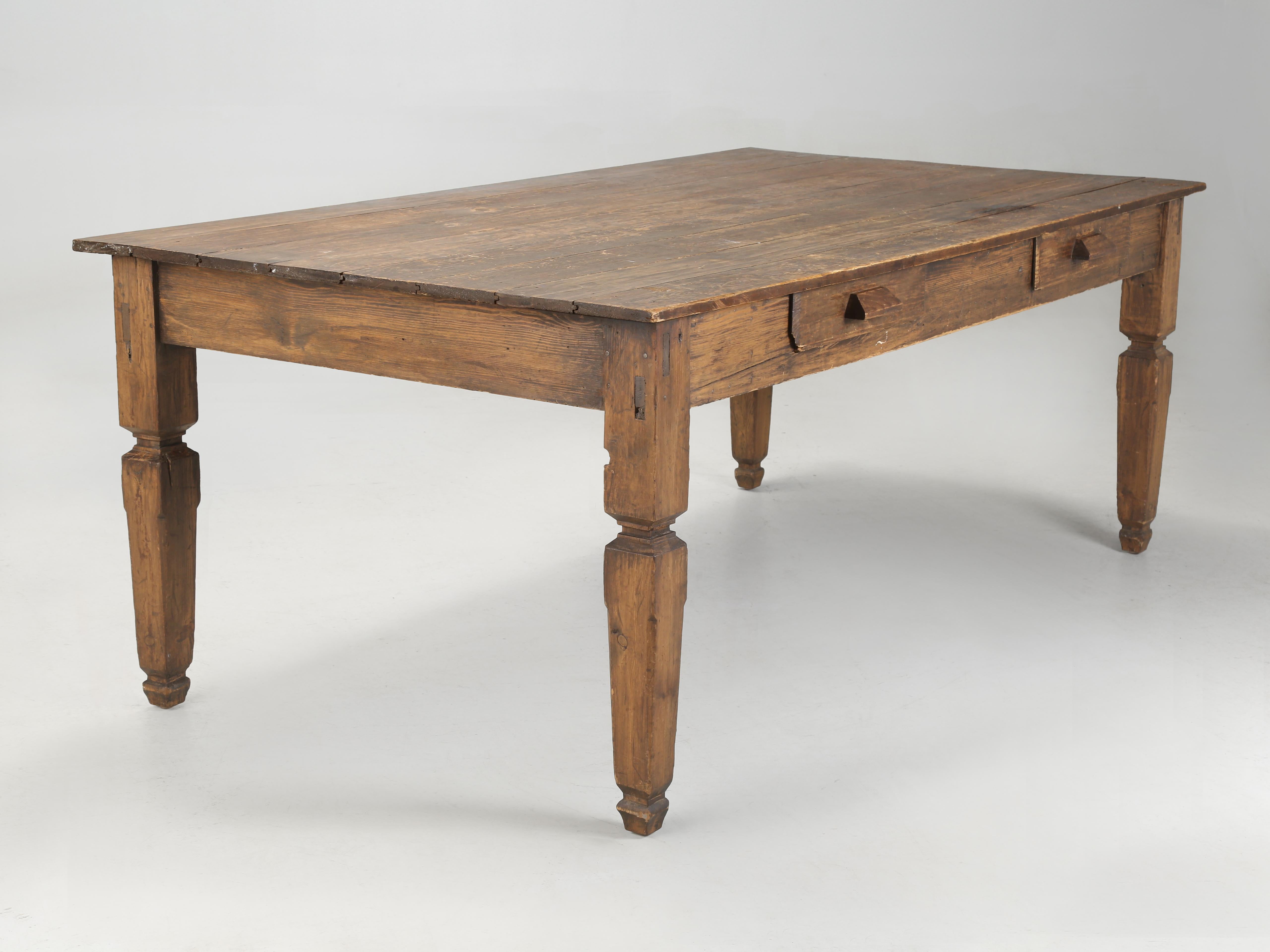 Country Antico tavolo da fattoria in pino americano Extra Wide per posti a sedere aggiuntivi Tutto originale in vendita