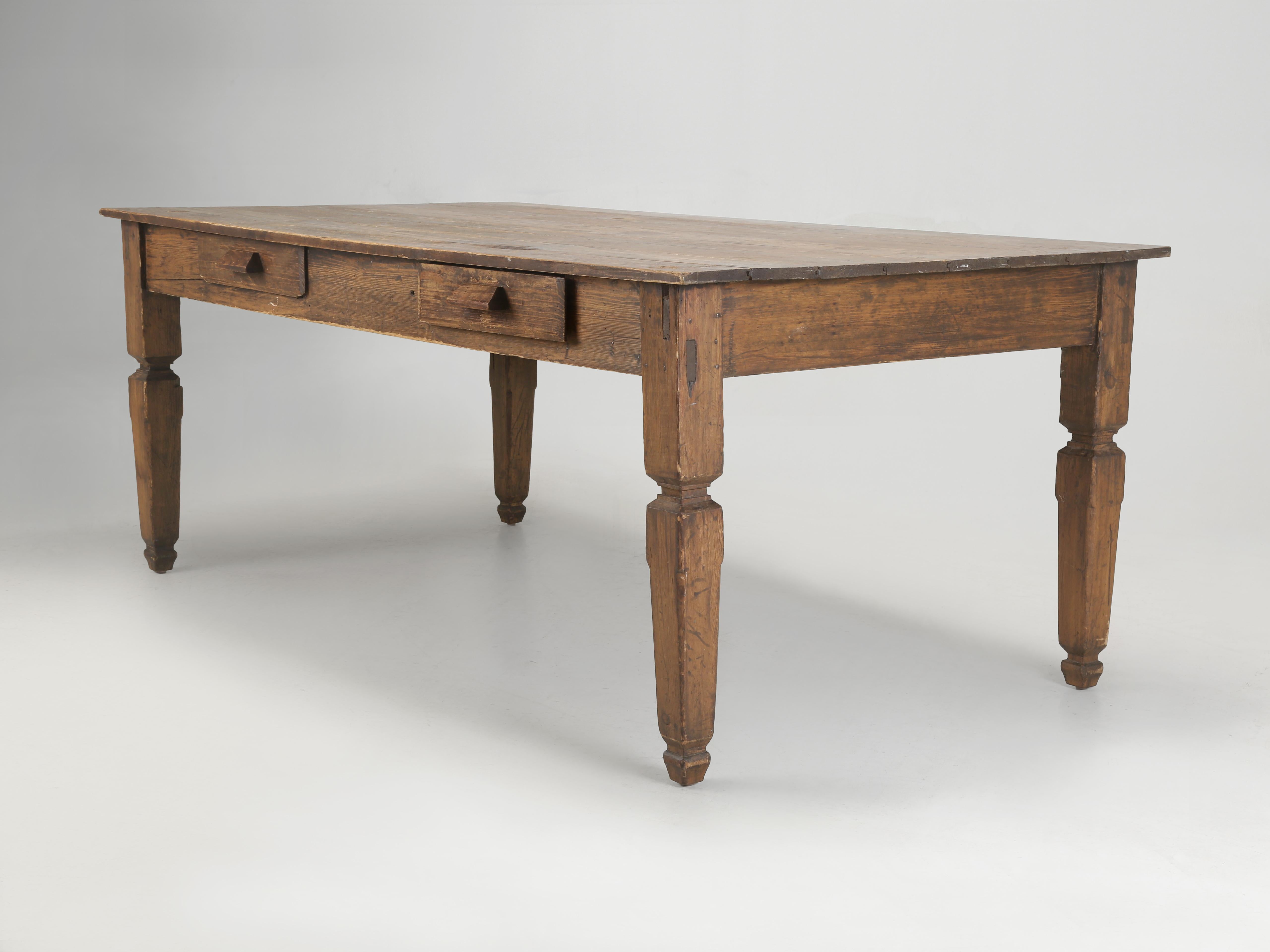 Americano Antico tavolo da fattoria in pino americano Extra Wide per posti a sedere aggiuntivi Tutto originale in vendita