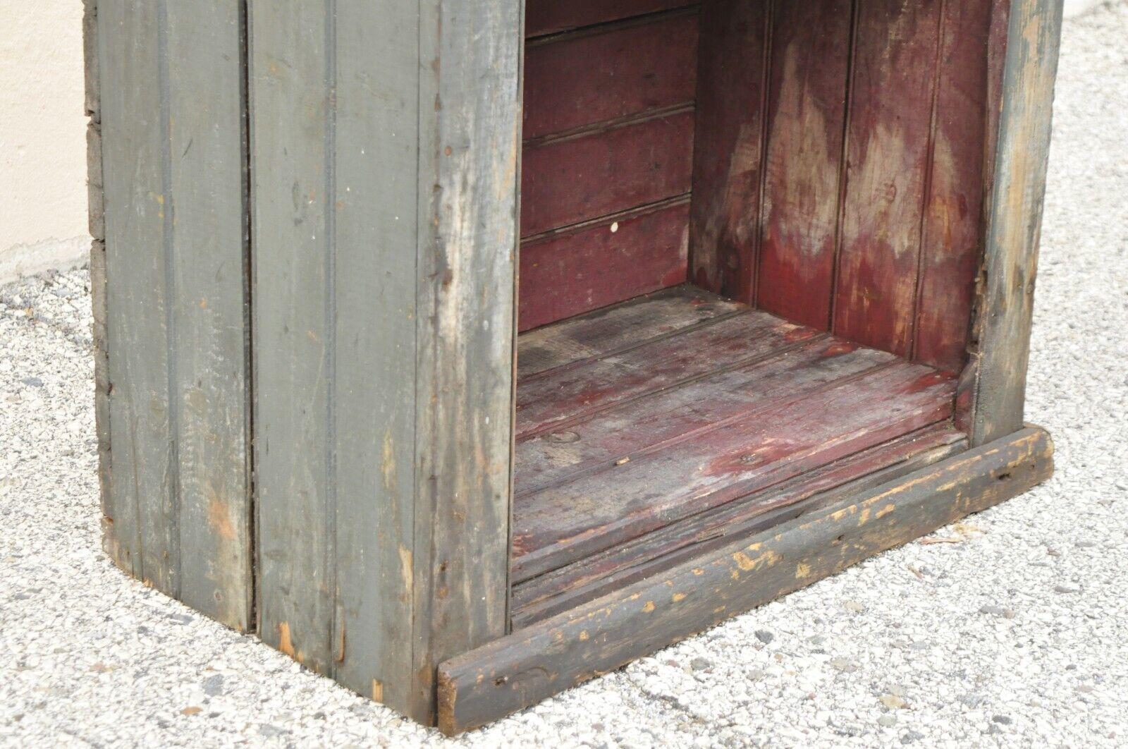 Ancienne armoire de cuisine américaine primitive bleue verte peinte et vieillie en vente 2