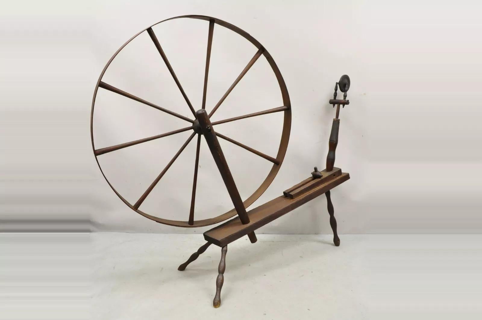 Antique American Primitive Colonial Wooden Country Spinning Wheel For Sale 5