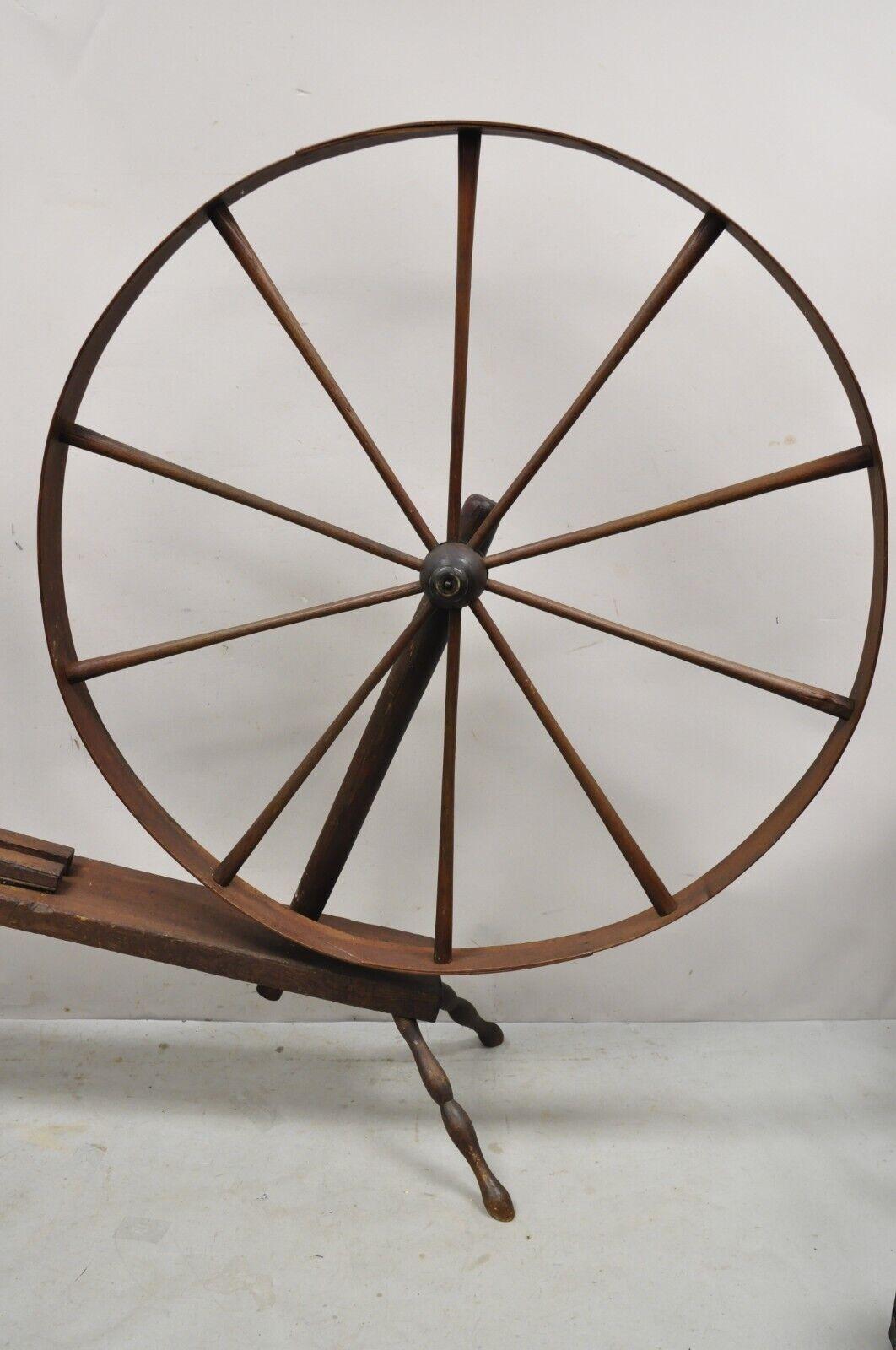 Antique American Primitive Colonial Wooden Country Spinning Wheel For Sale 4