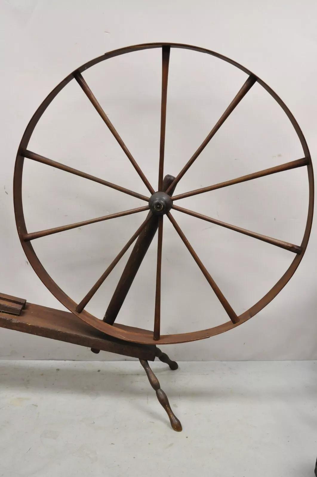 Antique American Primitive Colonial Wooden Country Spinning Wheel For Sale 6