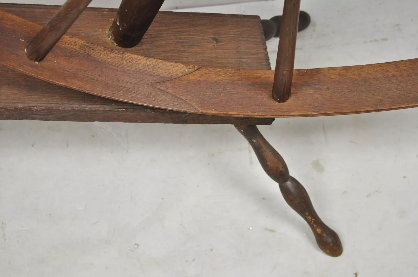 Antique American Primitive Colonial Wooden Country Spinning Wheel For Sale 7