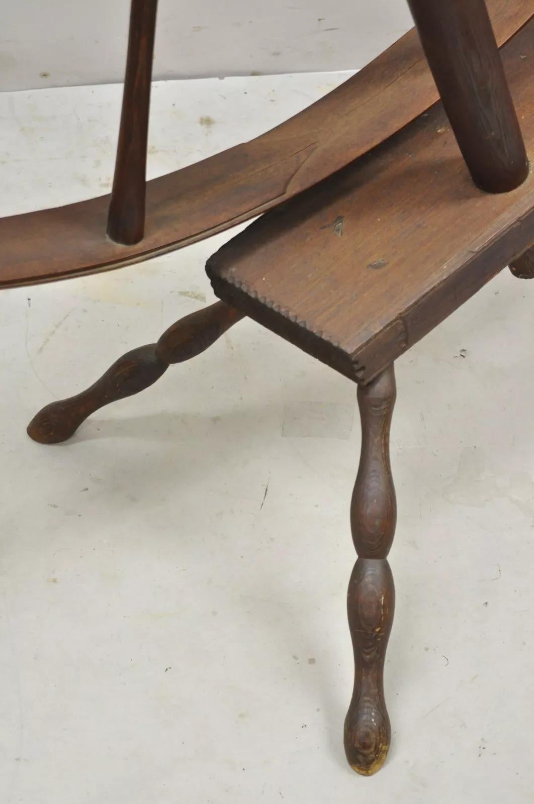 Antique American Primitive Colonial Wooden Country Spinning Wheel For Sale 4