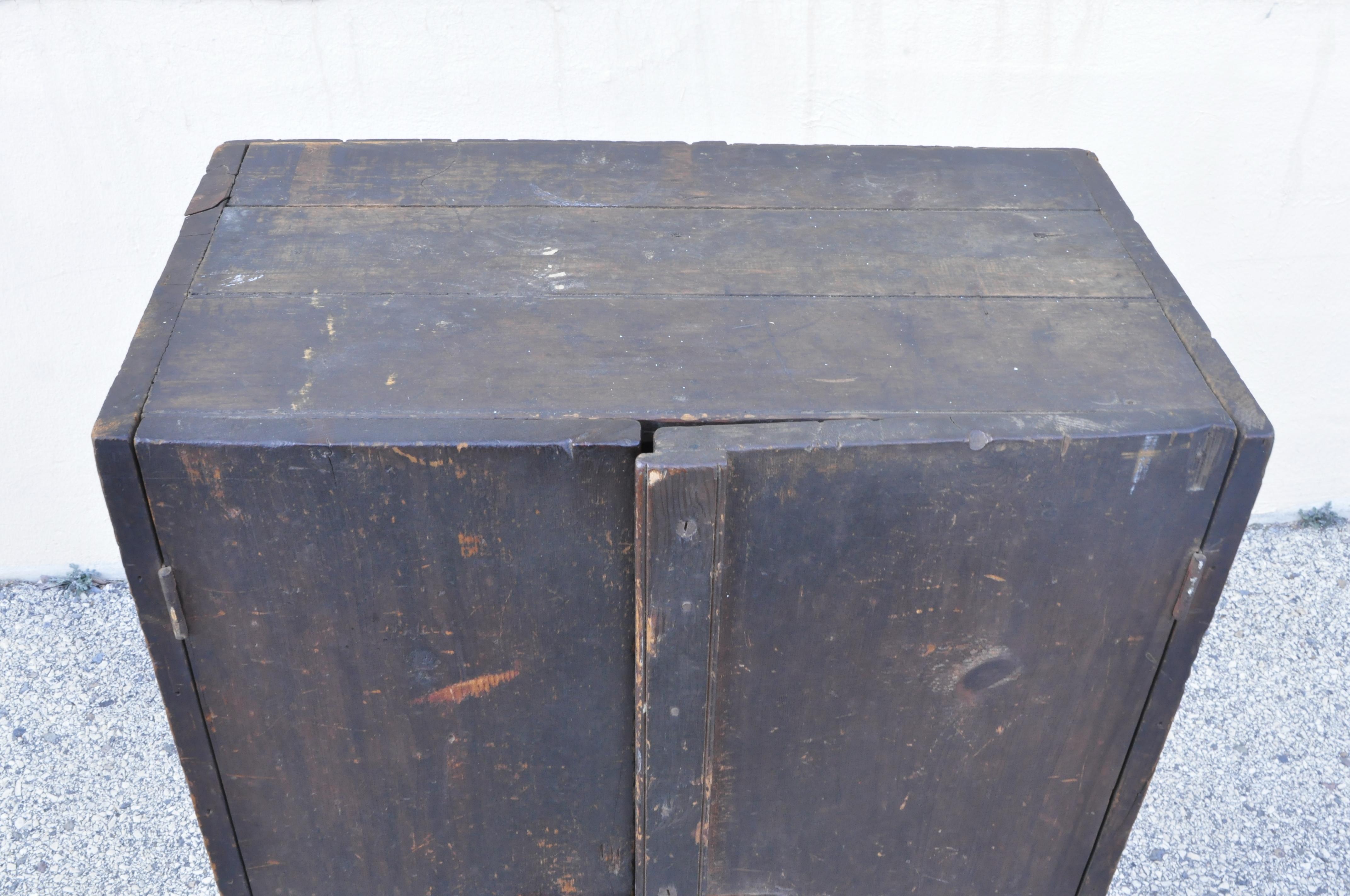 Antique American Primitive Distressed Wood 2-Door Storage Tool Cabinet Cupboard 4