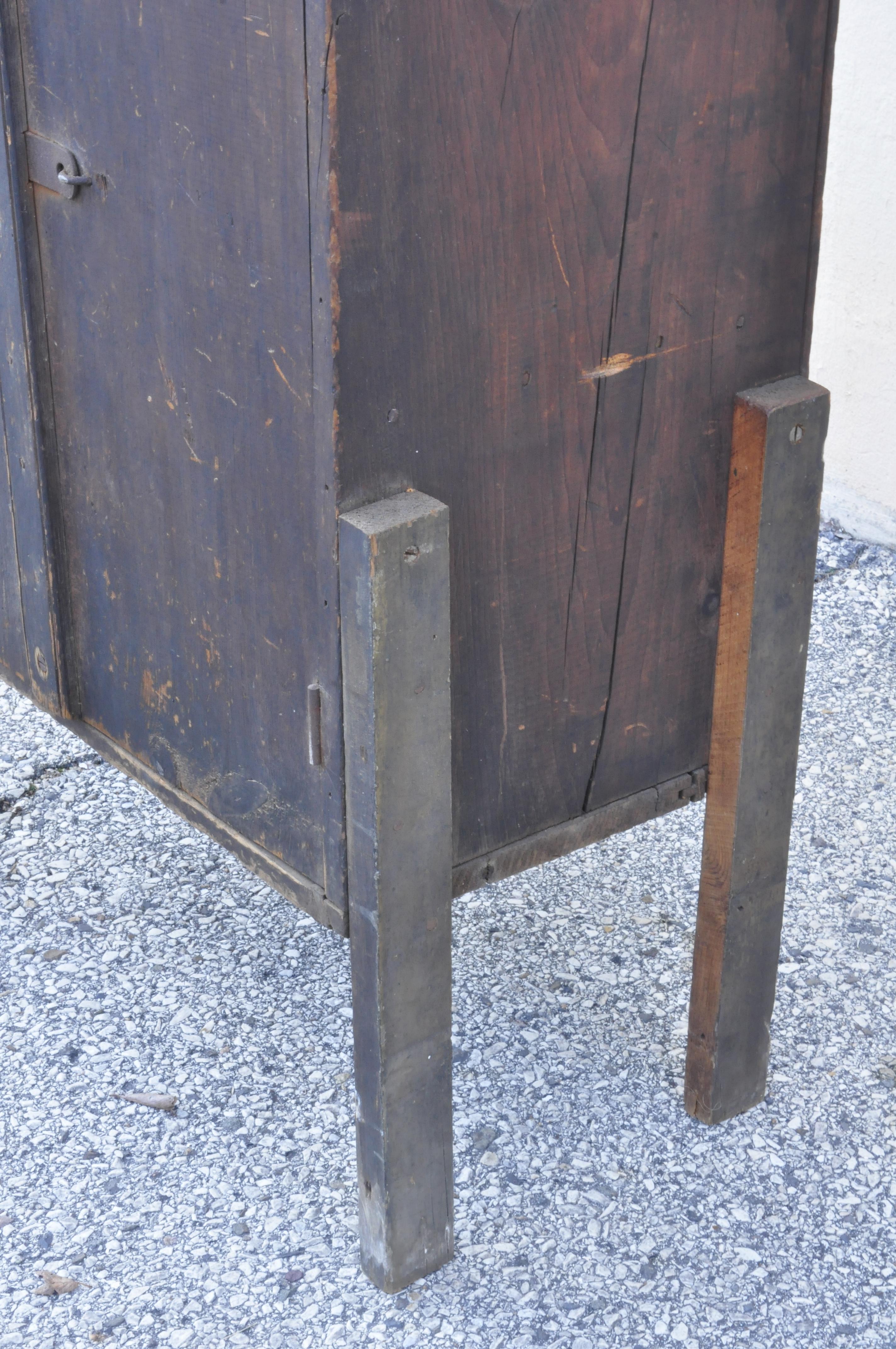 Antique American Primitive Distressed Wood 2-Door Storage Tool Cabinet Cupboard 3