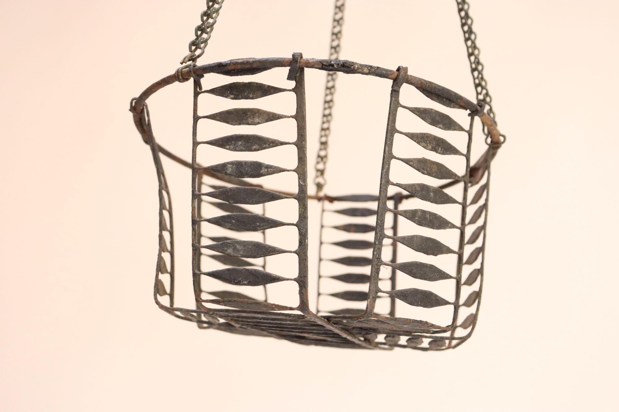 Antique American Primitive Hanging Wire Egg Basket / Planter For Sale 3
