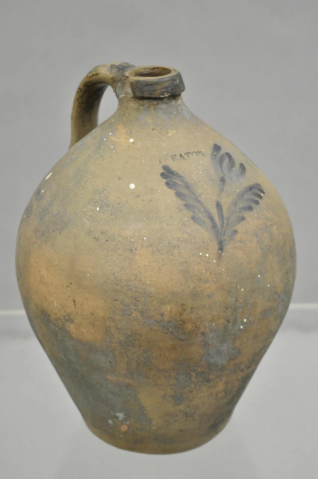 Pichet émaillé au sel et à la fleur Cobalt de Eaton NJ, style primitif américain ancien en vente 3