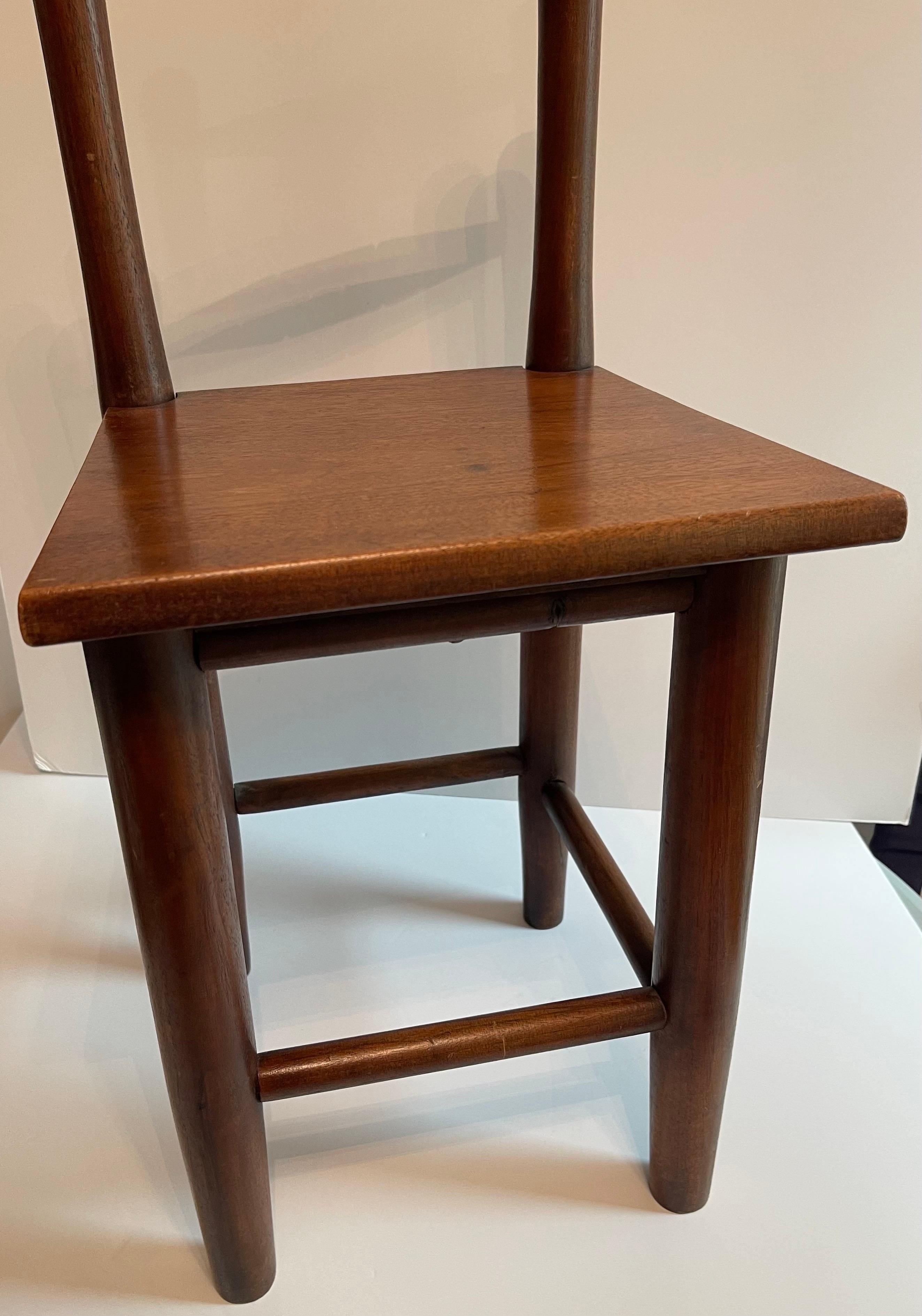 Antique American Primitive Wooden Children’s Chair In Good Condition For Sale In Stamford, CT