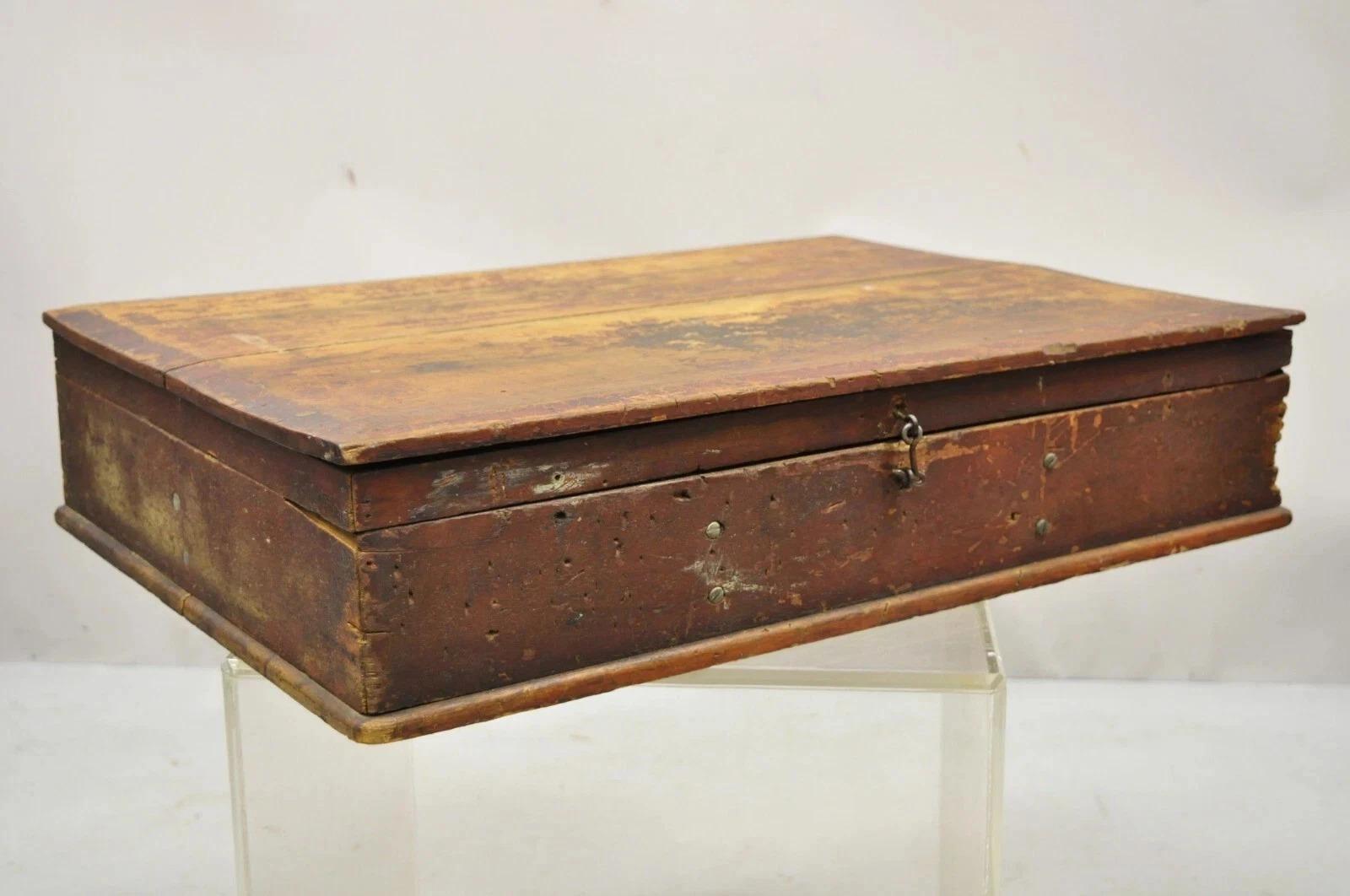 Antique American Primitive Wooden Distressed Paint Crafts Organizer Parts Box For Sale 8