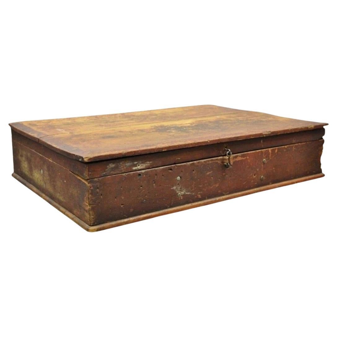 Antique American Primitive Wooden Distressed Paint Crafts Organizer Parts Box