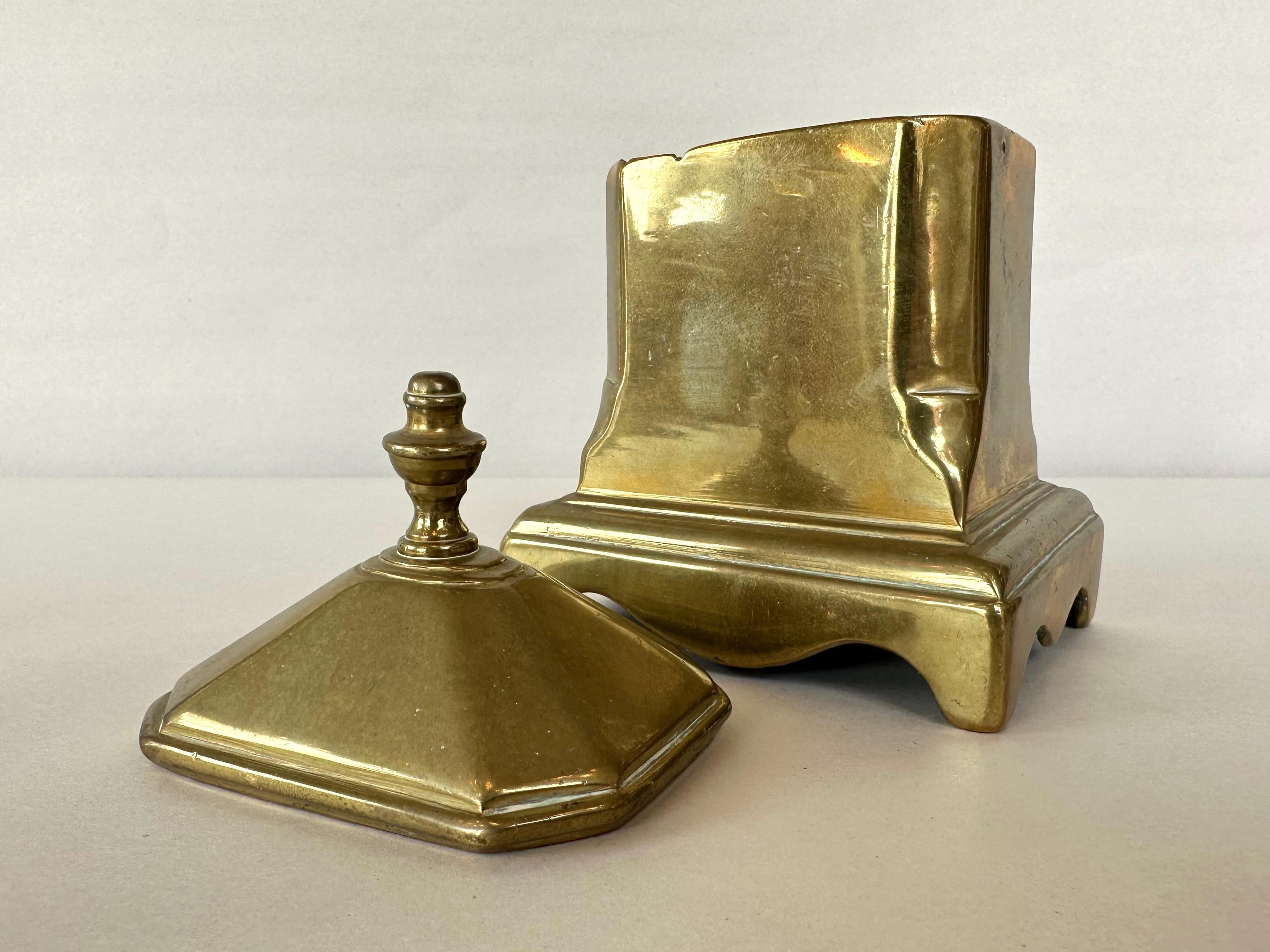 Antique American Queen Anne Period Lidded Brass Tobacco Box, circa 1750 For Sale 10