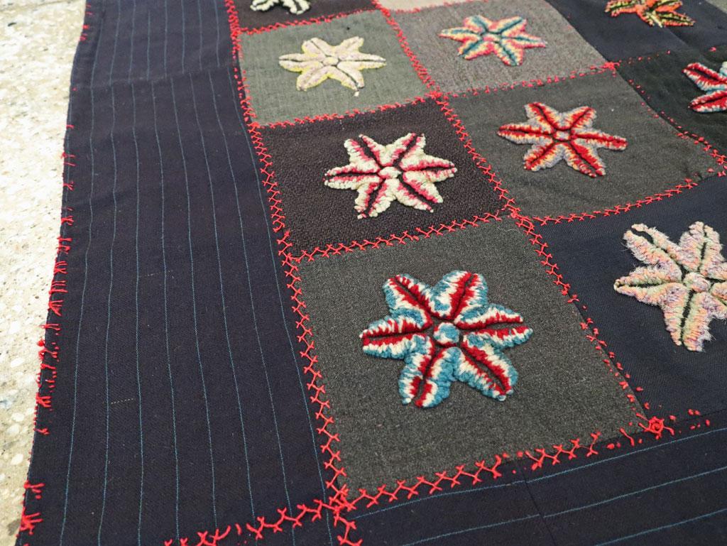 20th Century Antique American Quilt For Sale