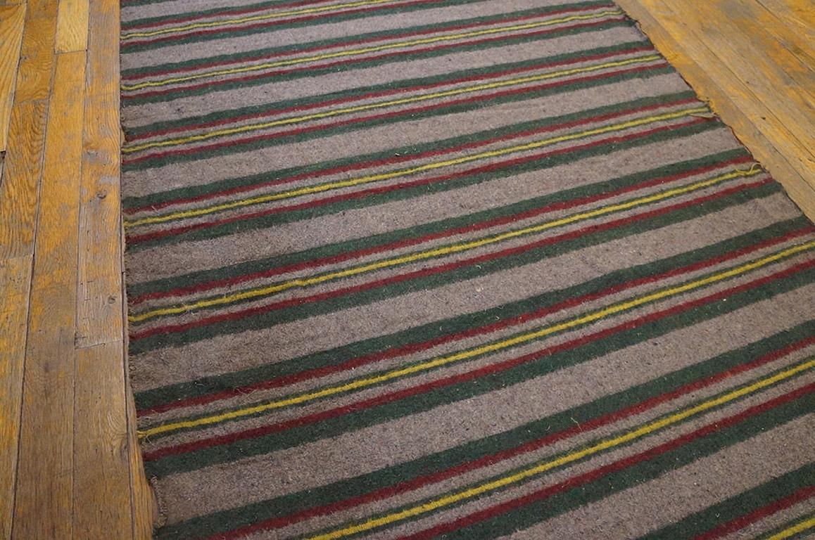 Milieu du XXe siècle Tapis de feutre américain du début du 20ème siècle ( 3' 2'' x 32'10'' - 97 x 1001 ) en vente