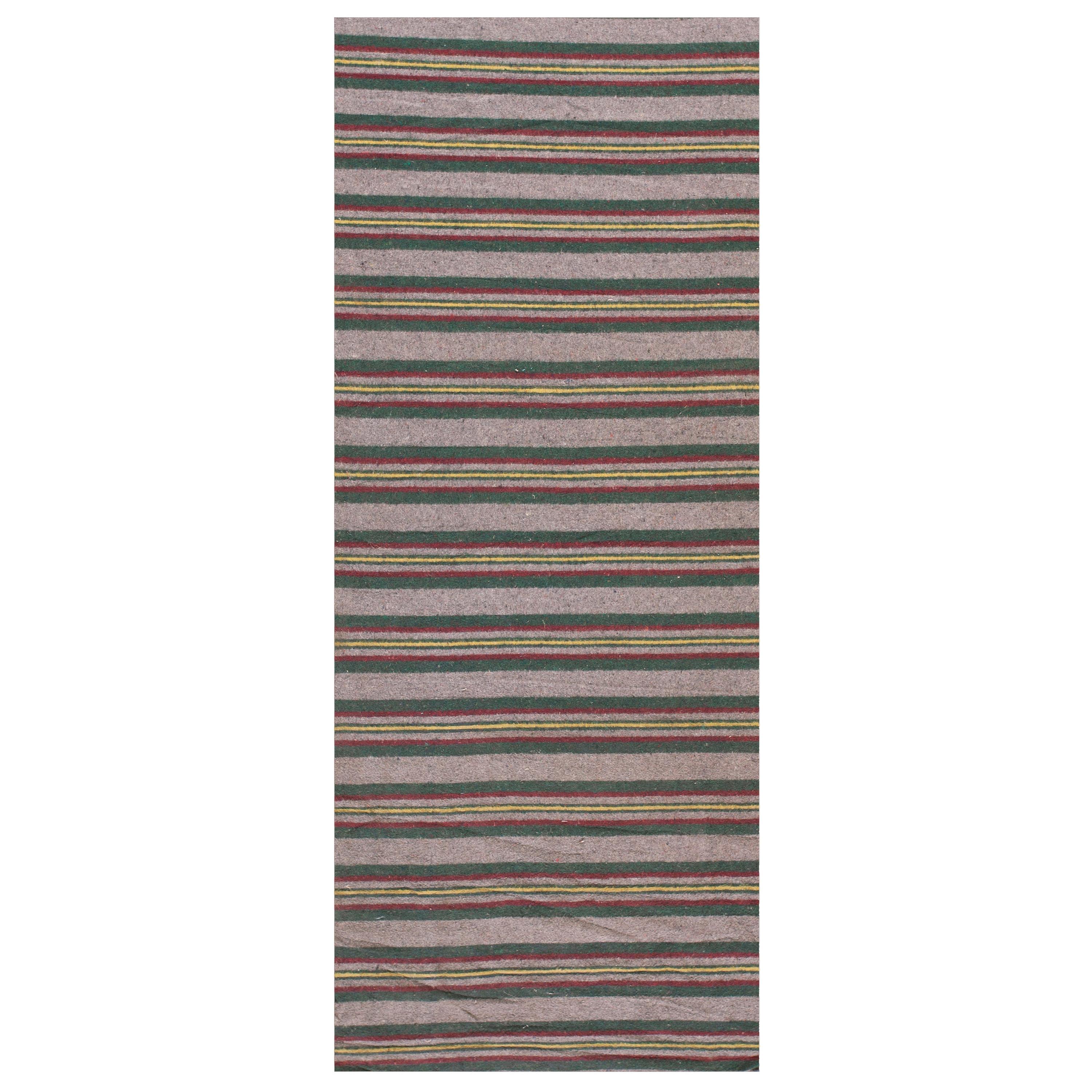 Early 20th Century American Felt Rag Rug ( 3' 2'' x 32'10'' - 97 x 1001 ) For Sale