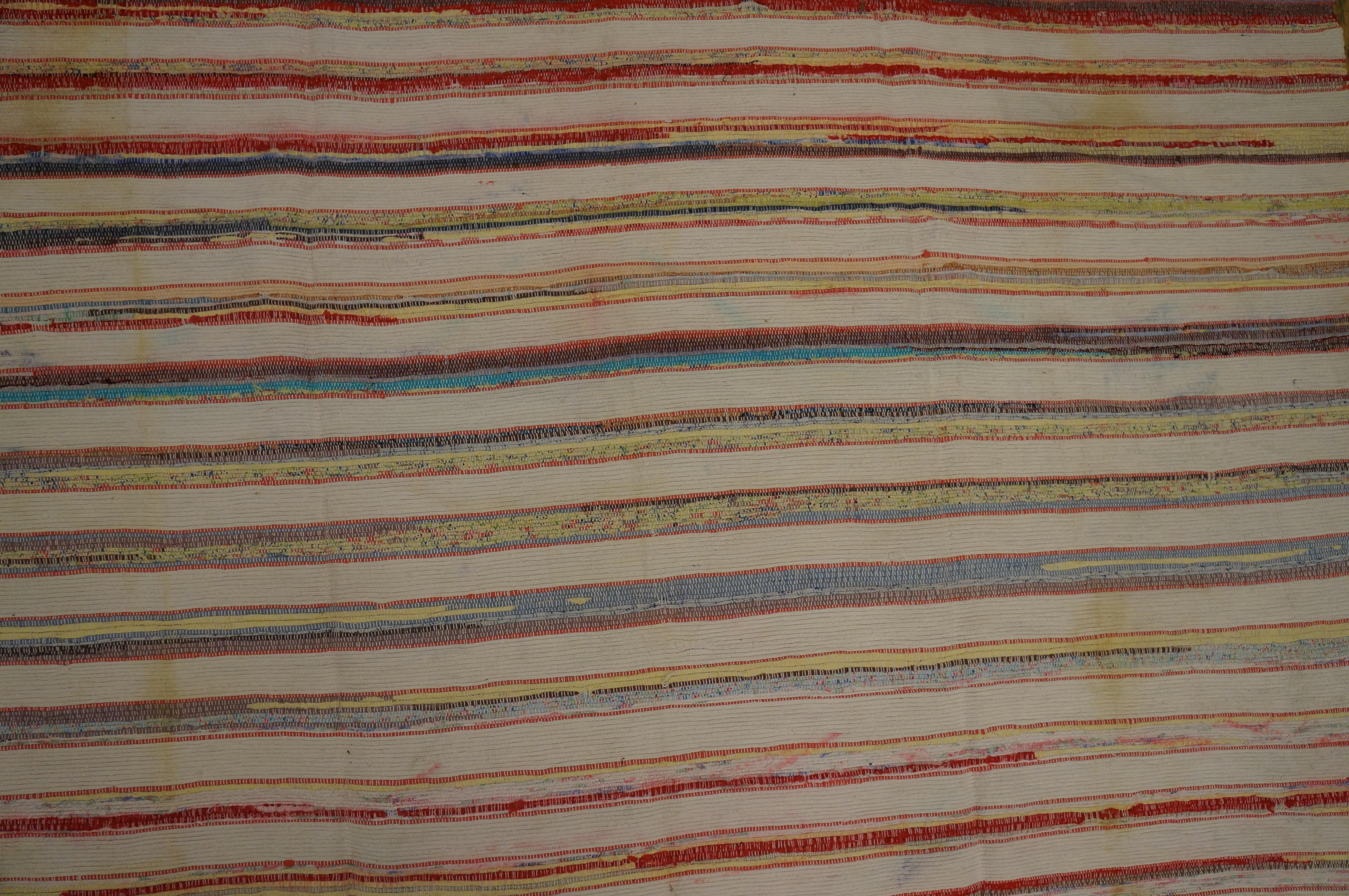 Folk Art Early 20th Century American Rag Rug ( 5'5