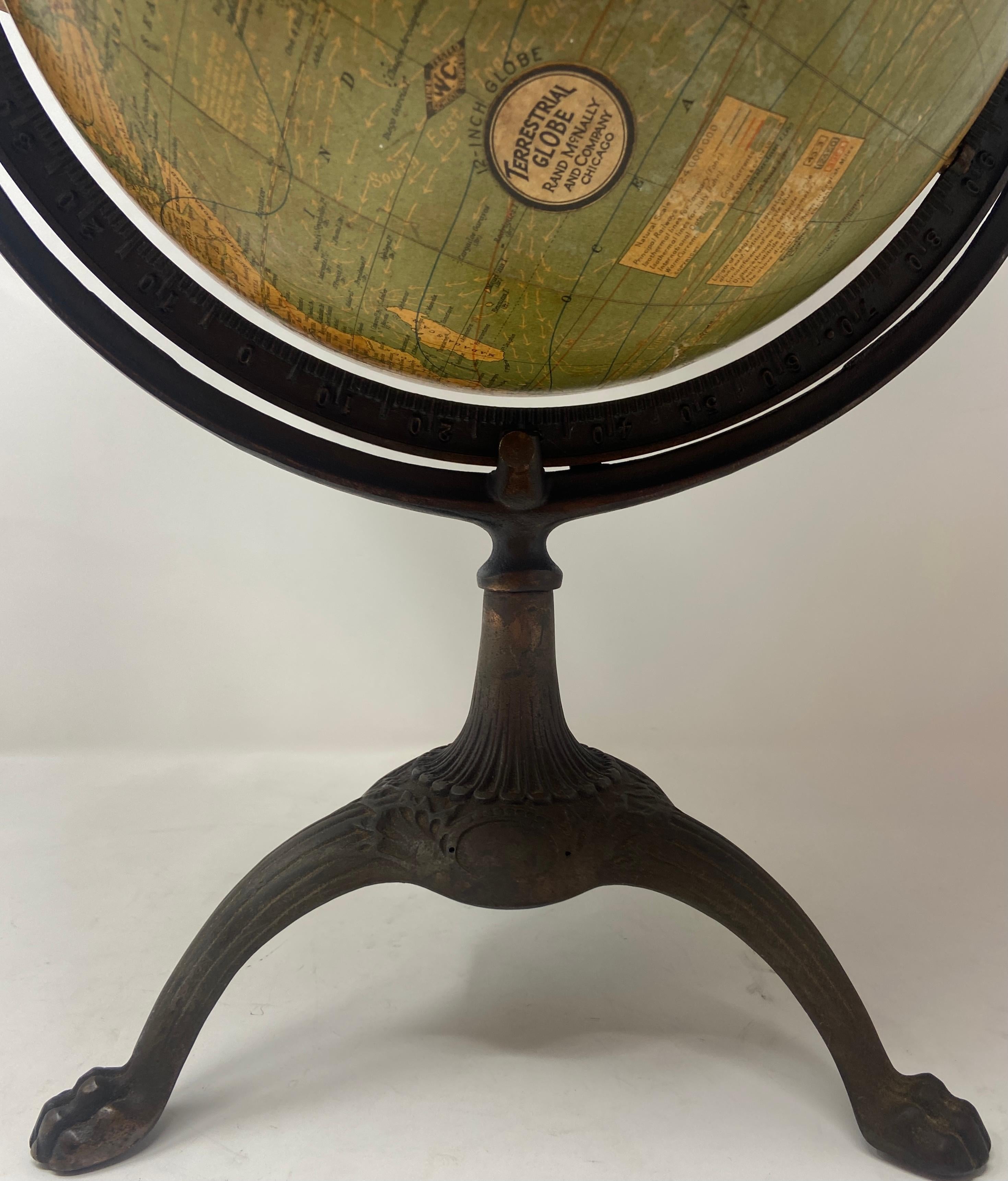 Anciennement américaine, Red Menally Co. Globe de table de Chicago sur Stand, Circa 1900 Bon état - En vente à New Orleans, LA