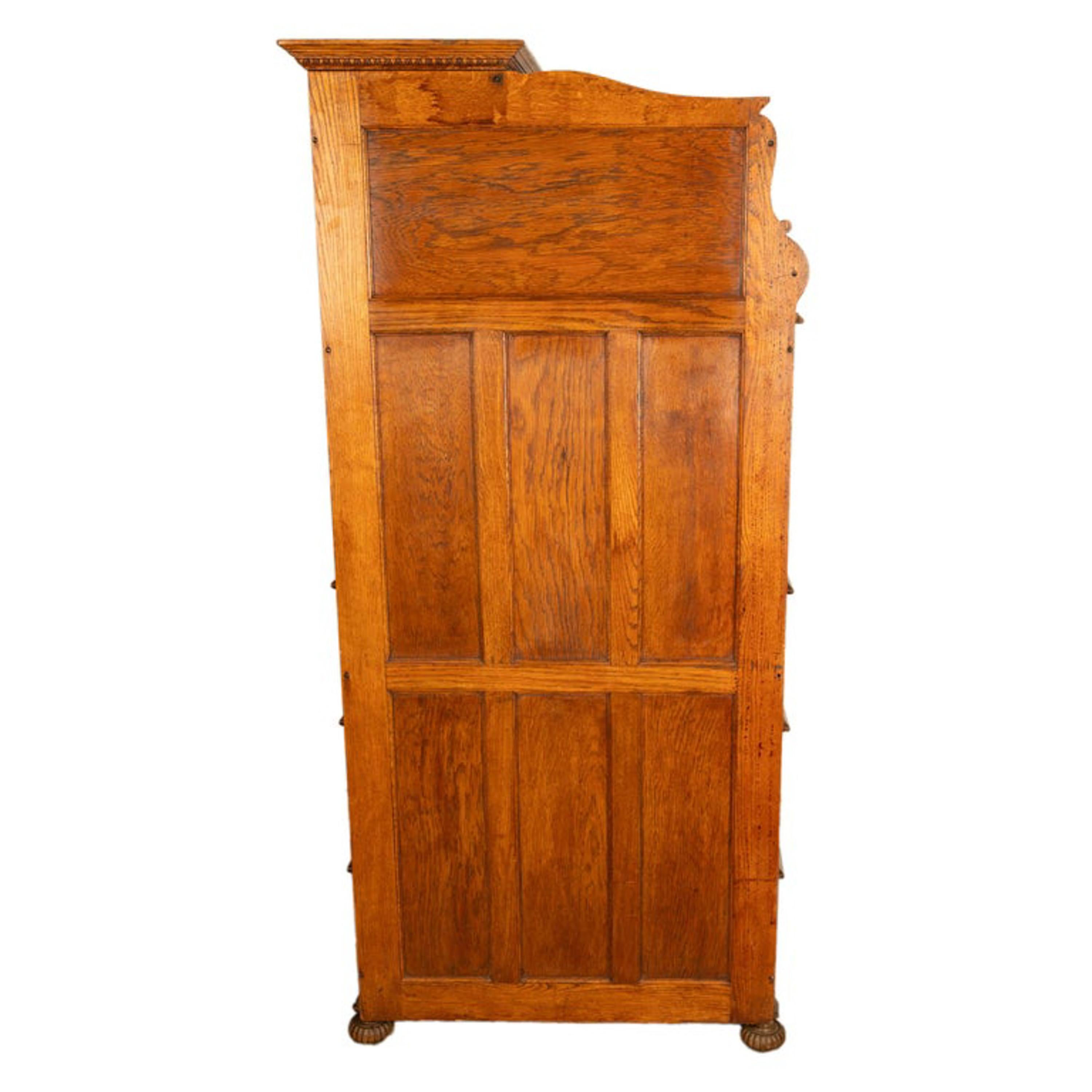 Antiker amerikanischer Ransom & Randolph # 65, Dentalschrank aus geschnitzter Eiche, Toledo OH 1900 im Angebot 13