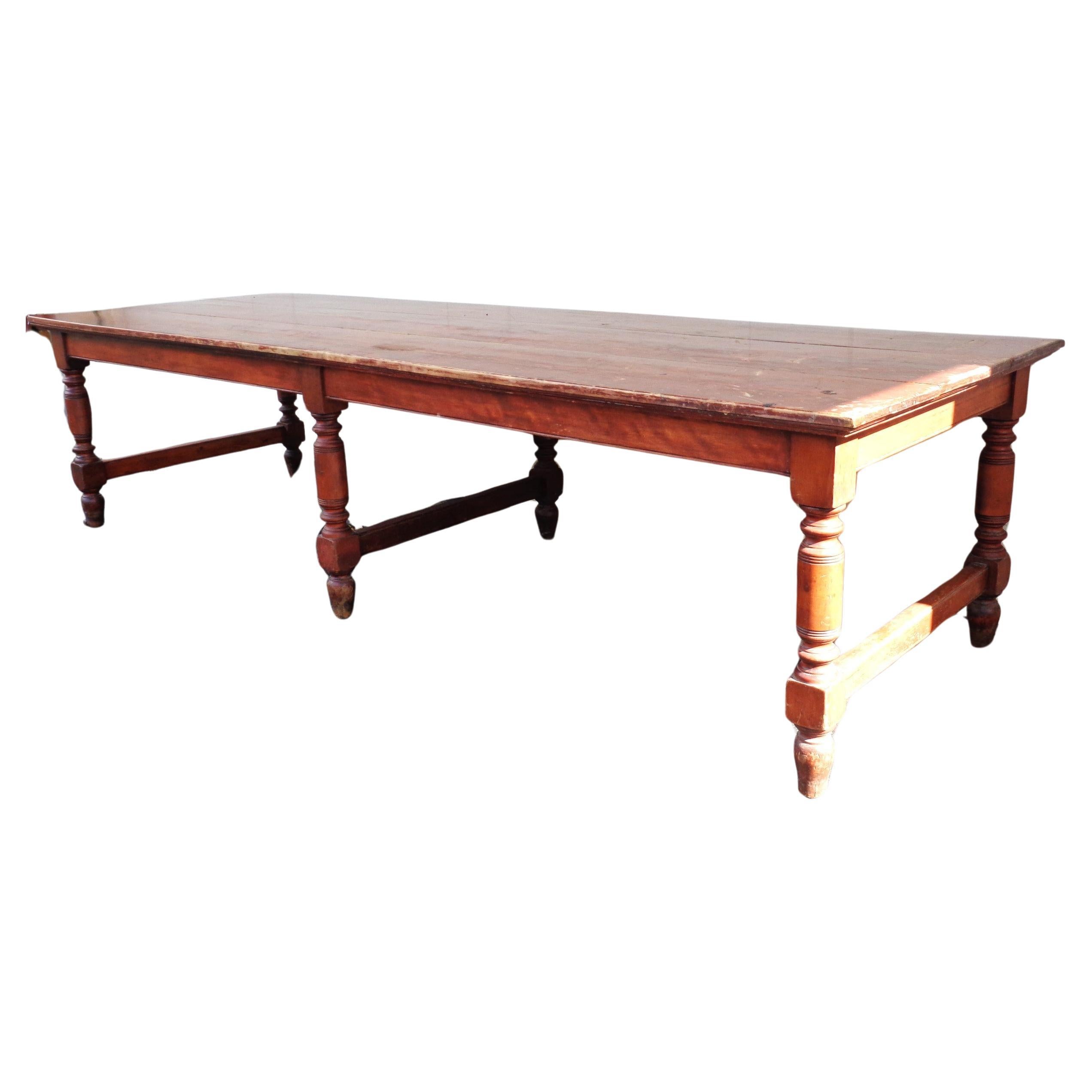 Turned Antique American Banquet Dining Table, 1870-1880 For Sale