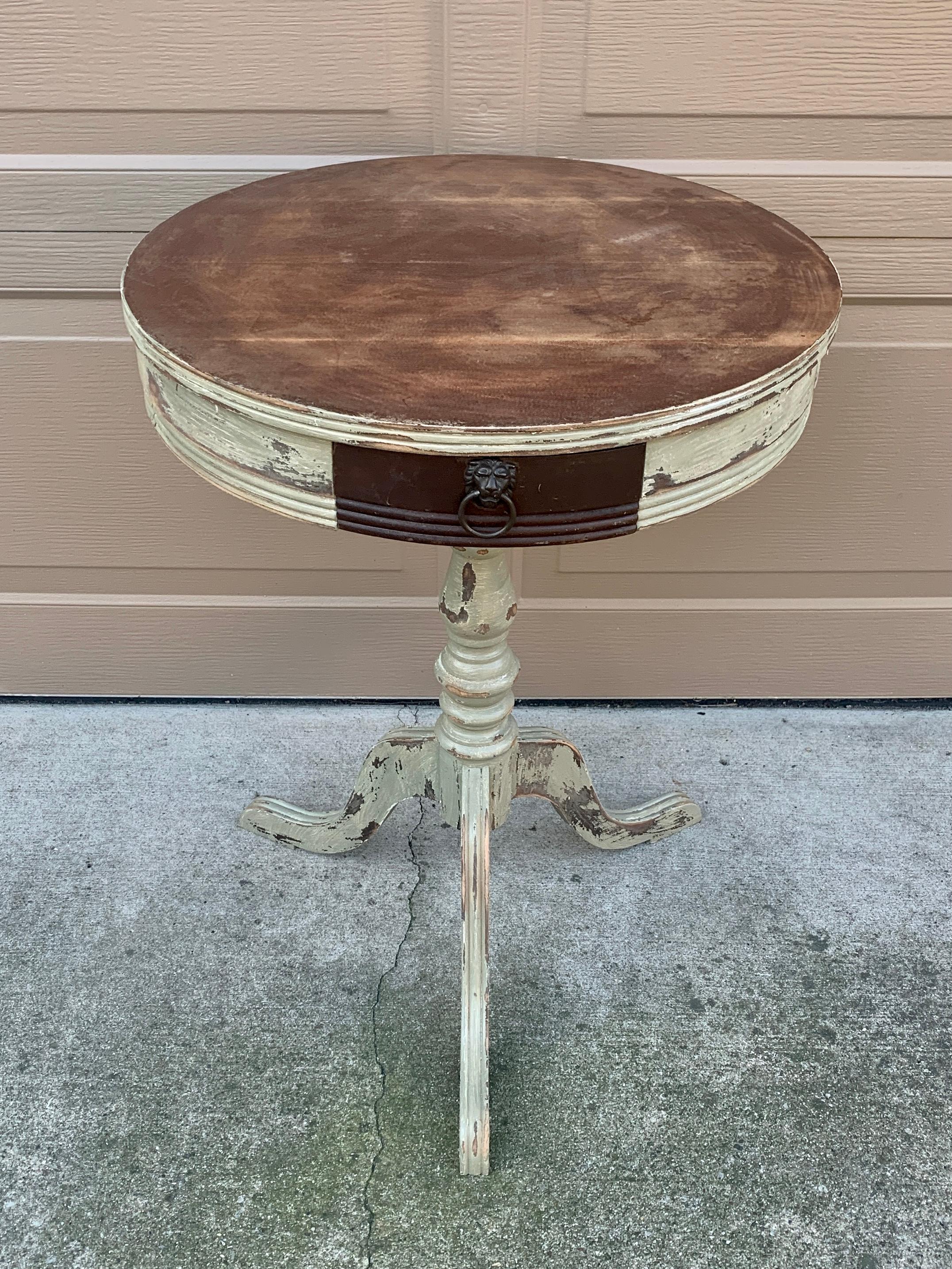 Antique American Regency Round Painted Walnut Side Table, Late 19th Century For Sale 1