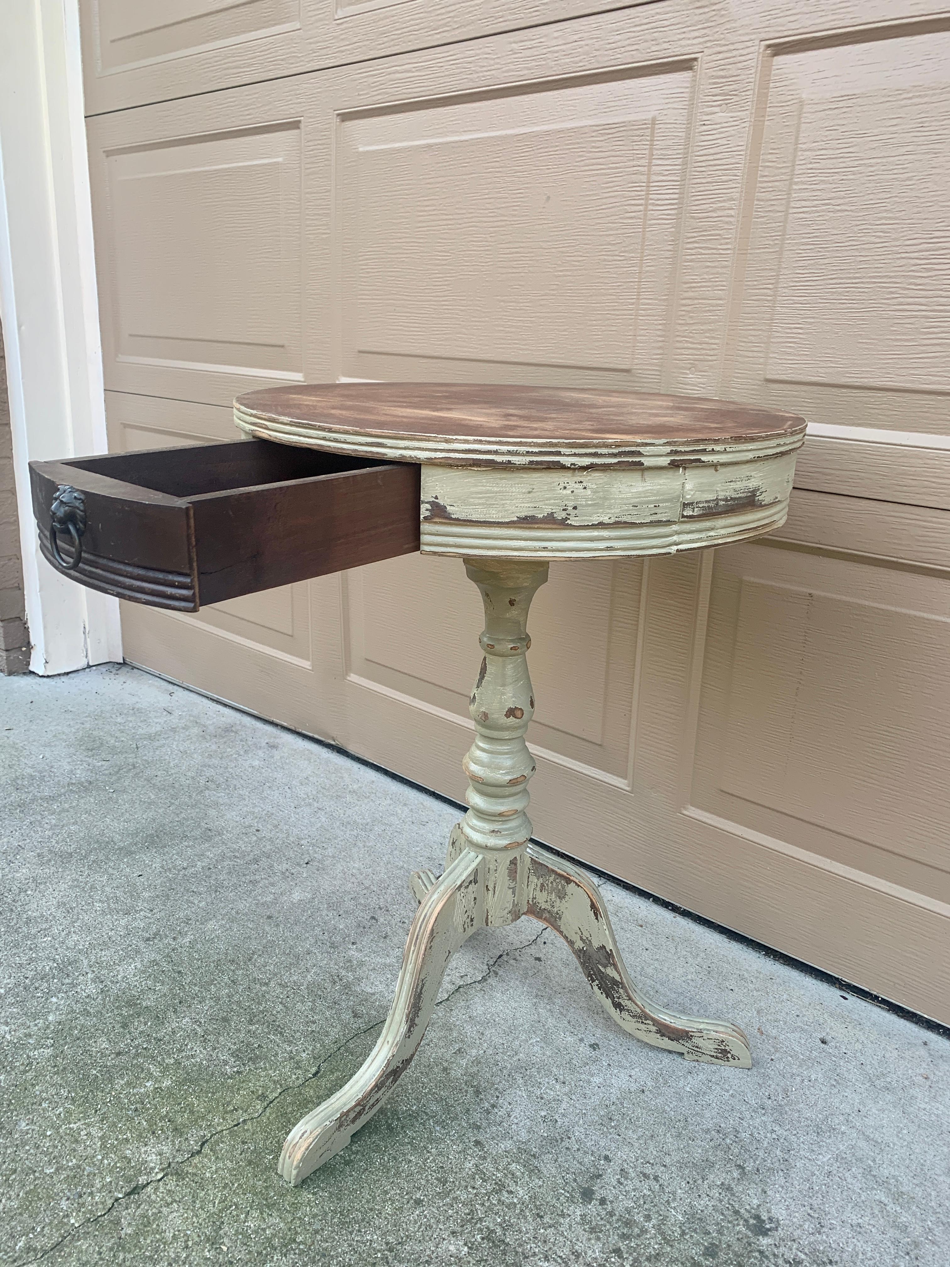 Antique American Regency Round Painted Walnut Side Table, Late 19th Century For Sale 6