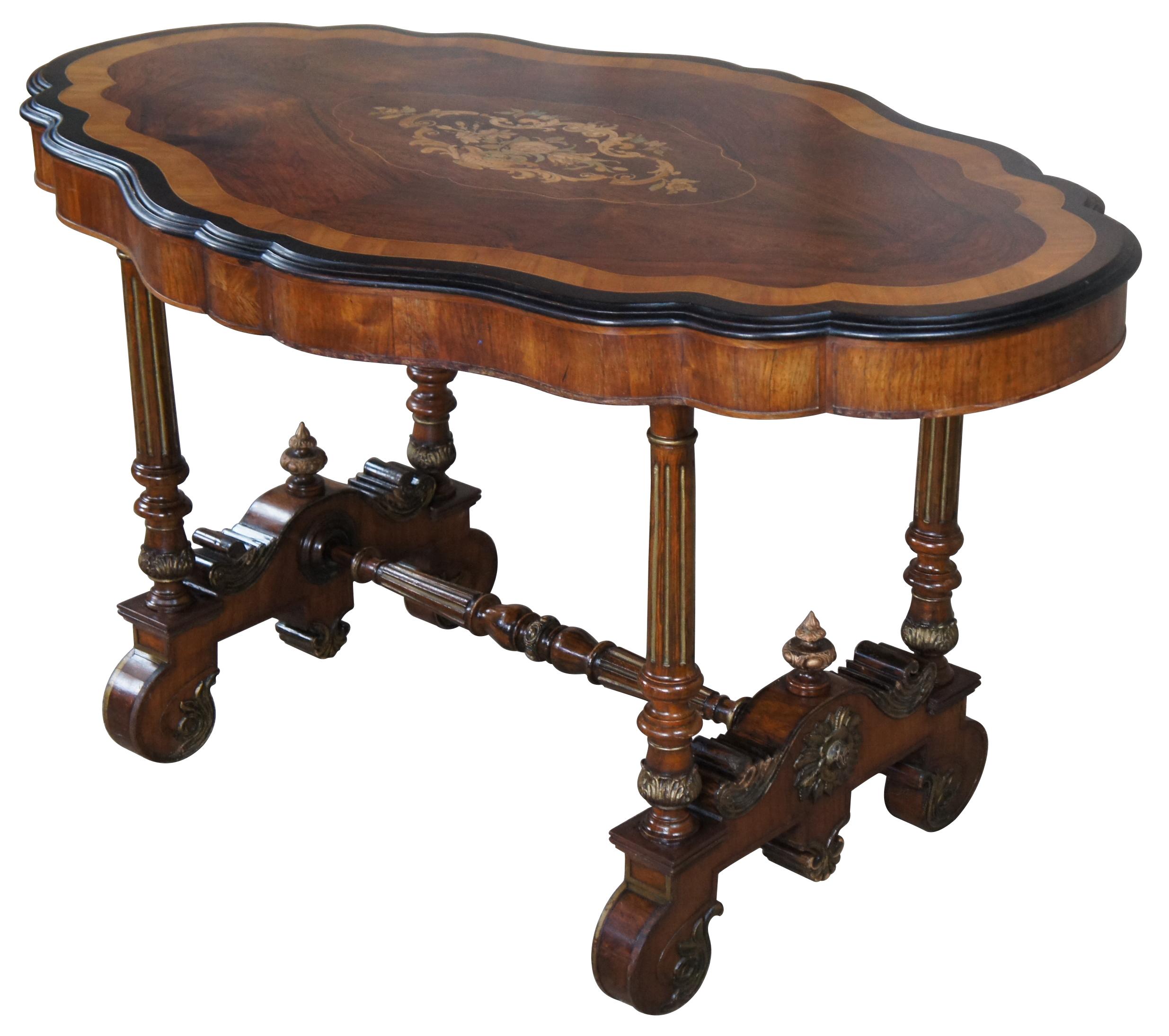 Antique American Renaissance Revival Serpentine Walnut Marquetry Center Table In Good Condition For Sale In Dayton, OH
