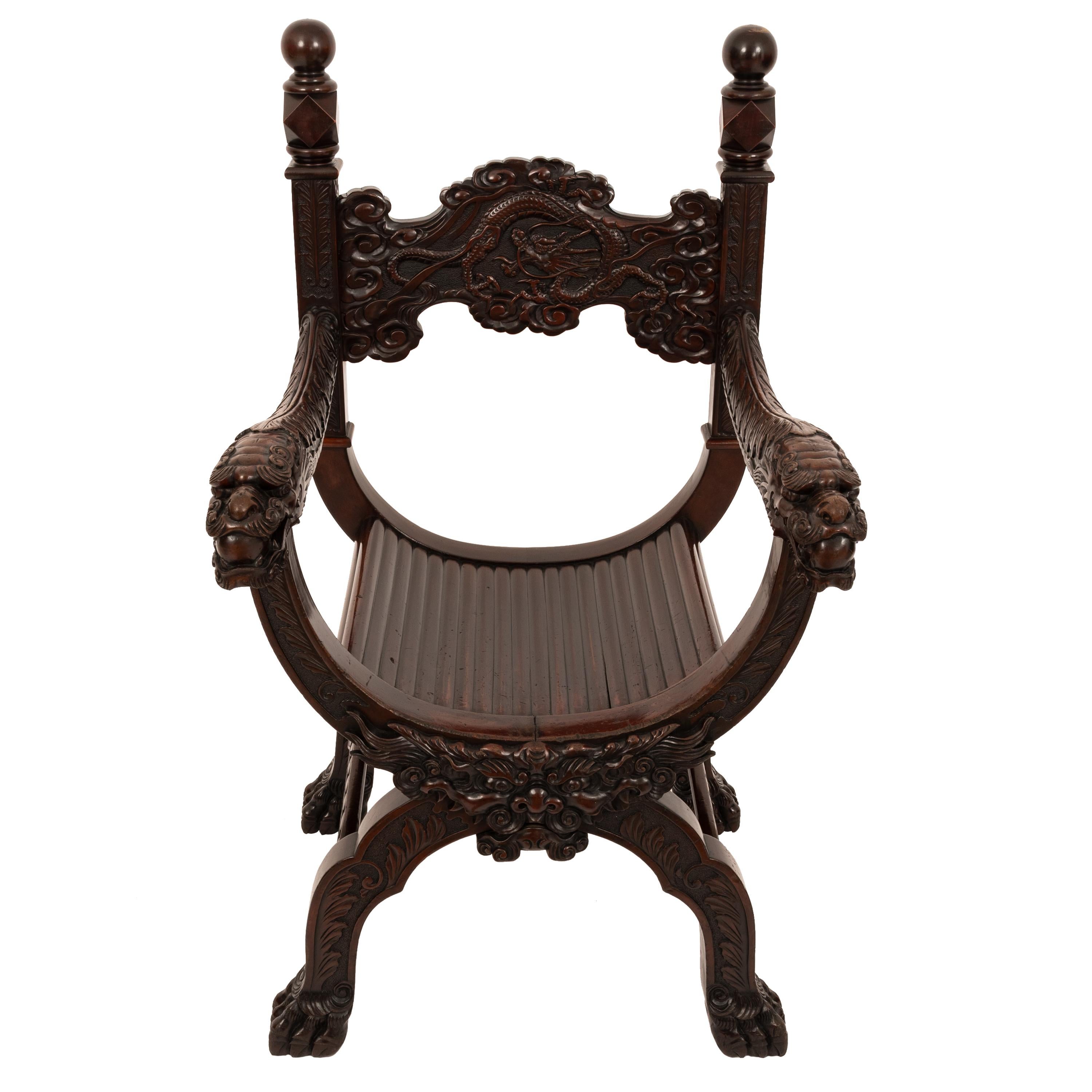 Arts and Crafts Ancienne chaise américaine Robert Mitchell sculptée Chinoiserie Savonarola Dragon 1900 en vente