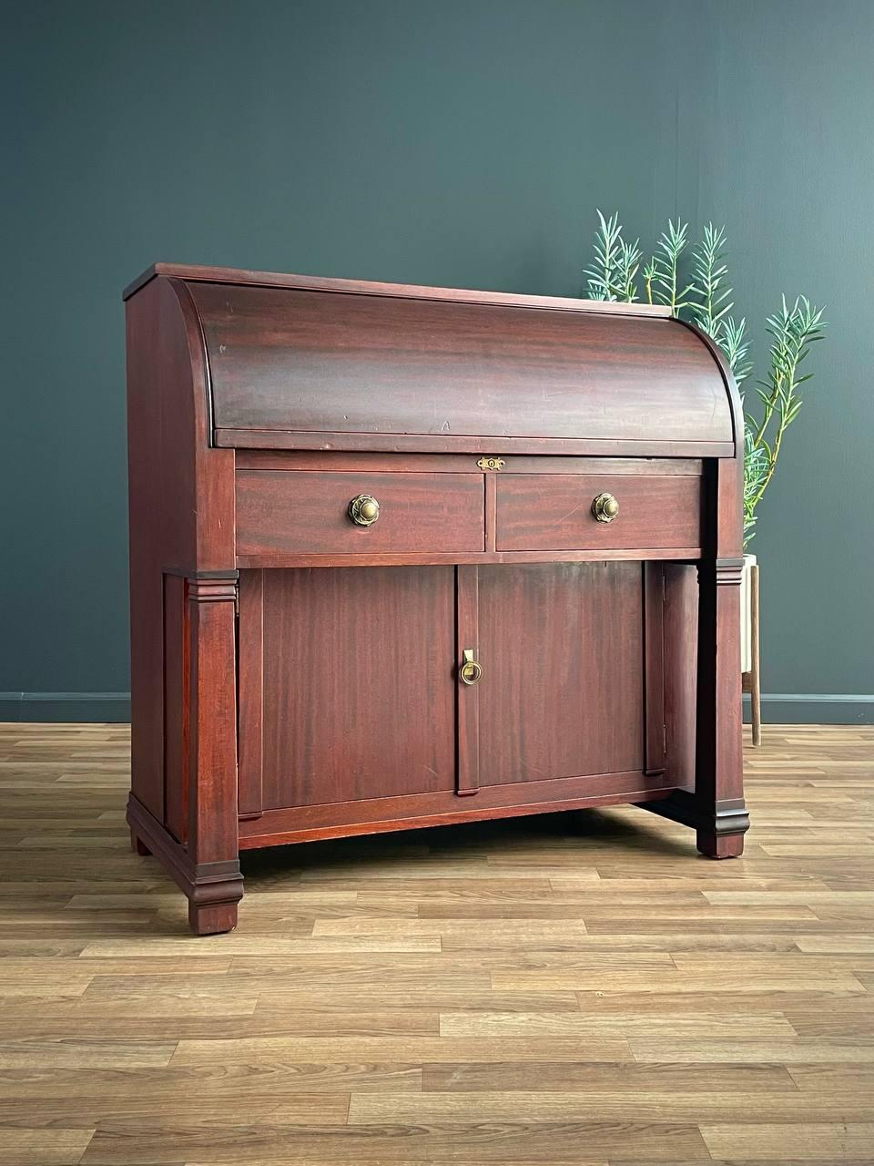 Designer: Grand Rapids Chair Co.  
Manufacturer: Grand Rapids Chair Co.   

Dimensions:
39.50”H x 38.50”W x 20.50”D
Table Height 28.75”