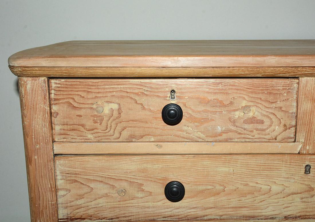 Machine-Made Antique American Rustic Pine Chest of Drawers