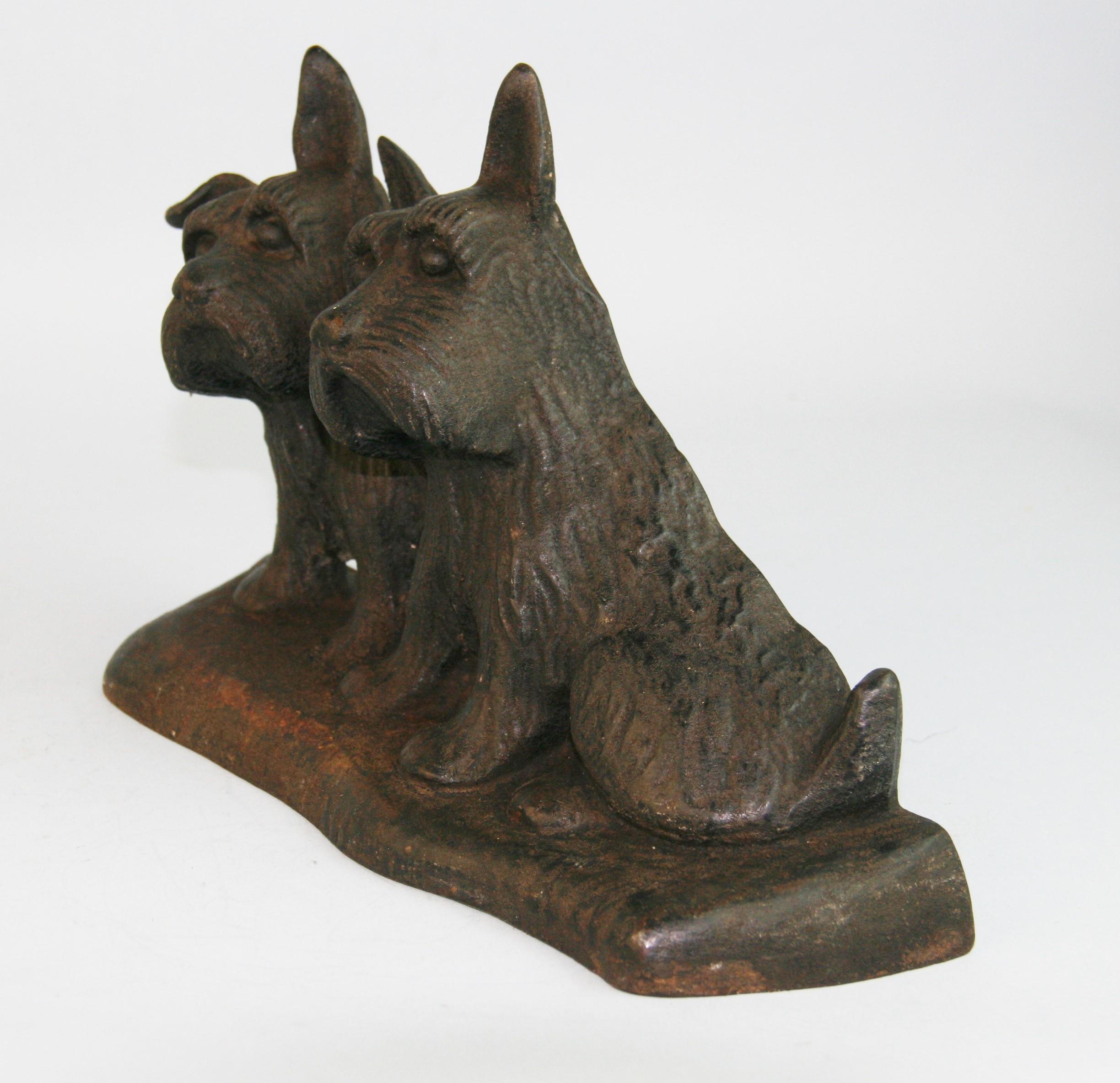 Antique American Scottish Dogs  Terriers Iron Sculpture/Door Stop  In Good Condition For Sale In Douglas Manor, NY