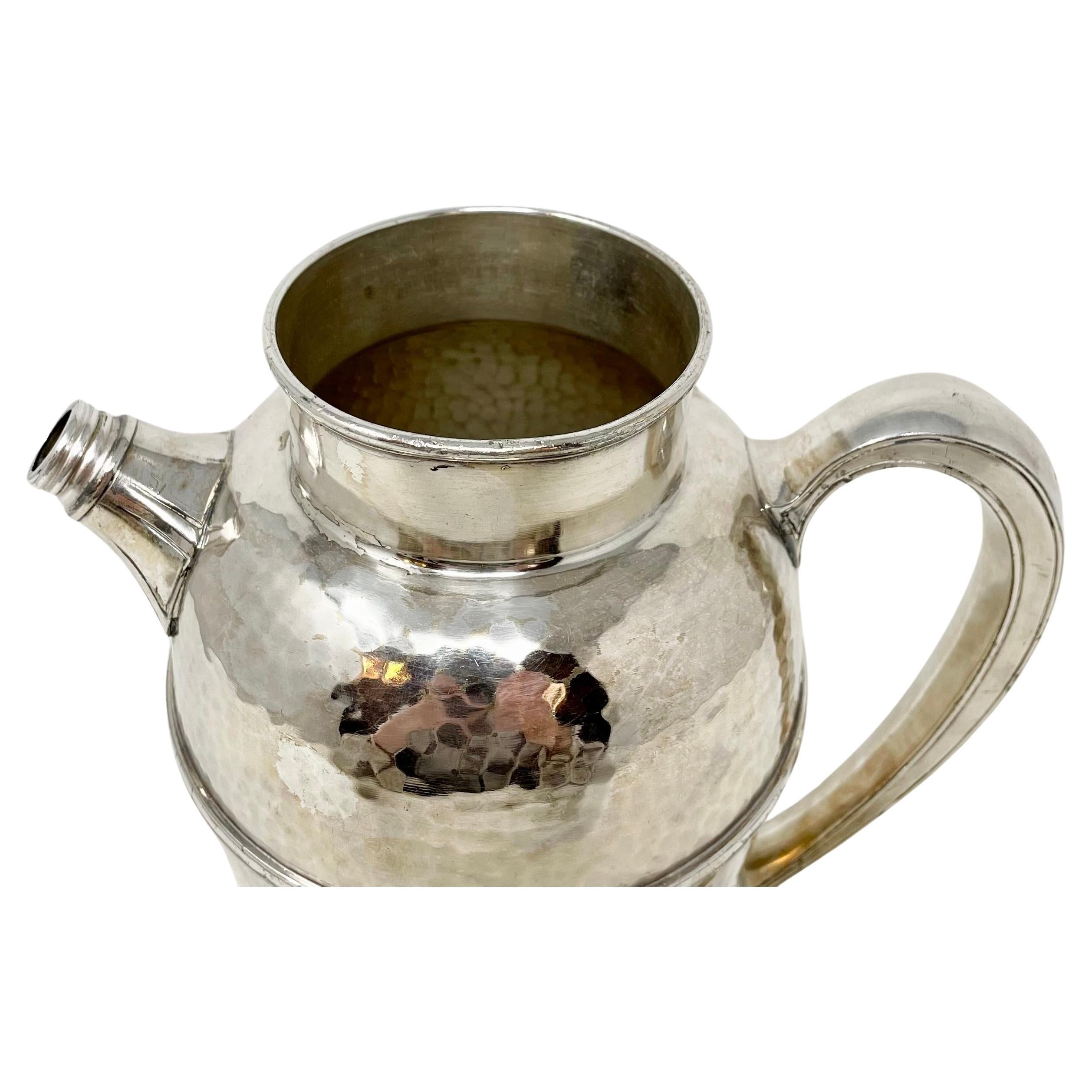 Plaqué argent Ancien shaker à cocktail américain en métal argenté signé 